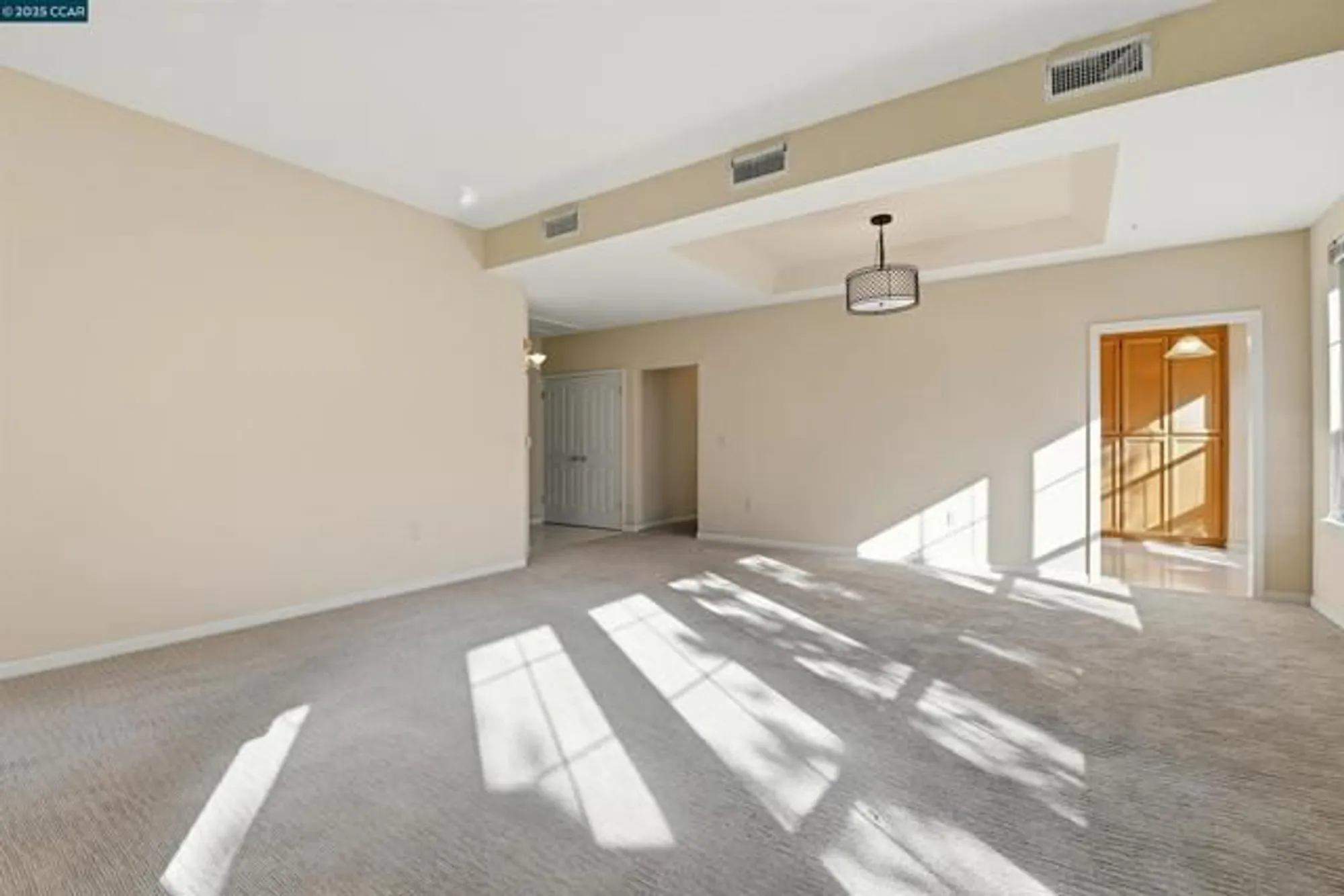 Property Slideshow image 4 of 25 | 5913 horsemans canyon dr apt 1c, Walnut Creek, CA, 94595