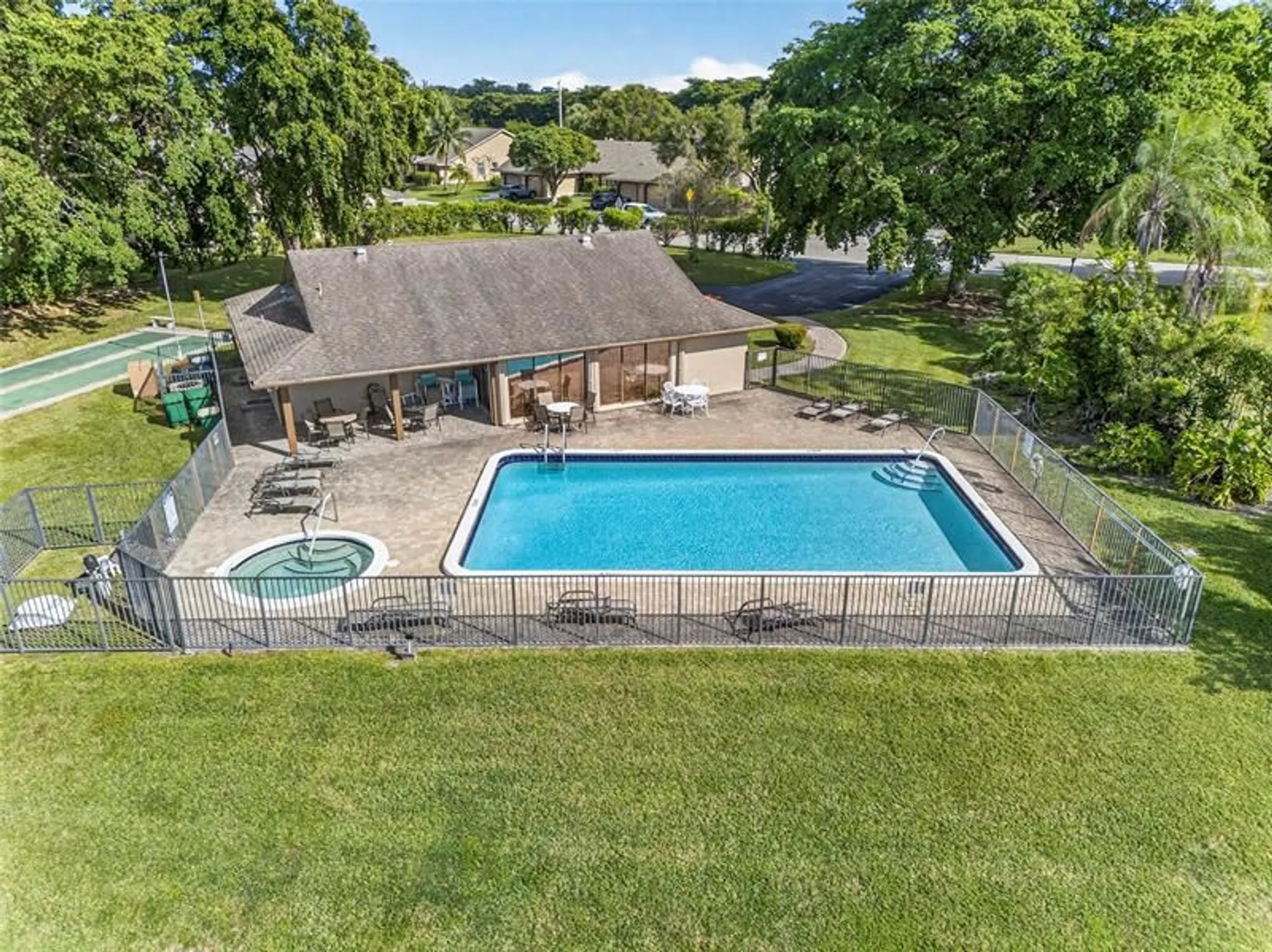 Property Slideshow image 50 of 50 | 9812 nw 75th ct, Tamarac, FL, 33321