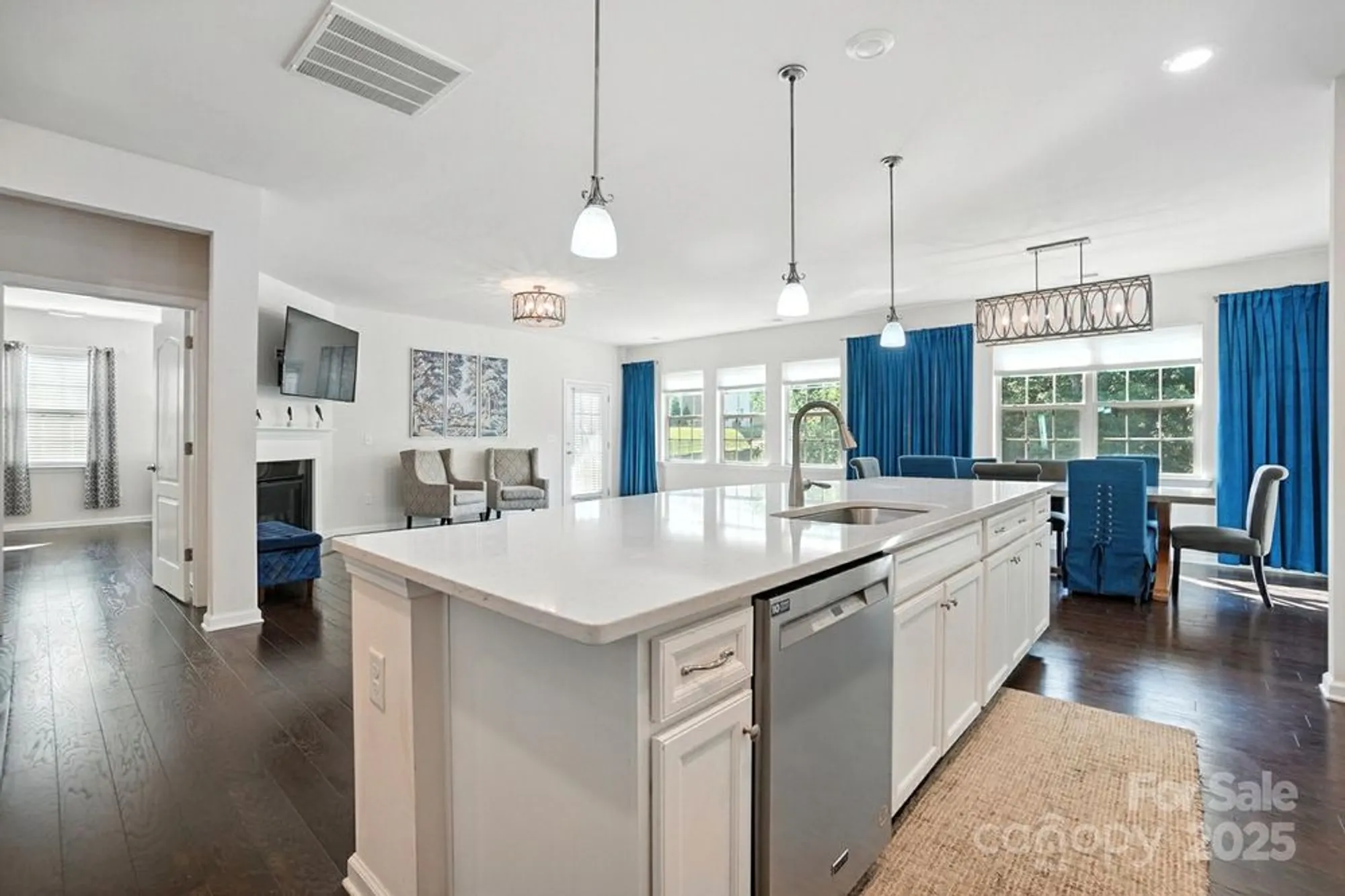 Property Slideshow image 12 of 48 | 16432 cozy cove rd, Charlotte, NC, 28278