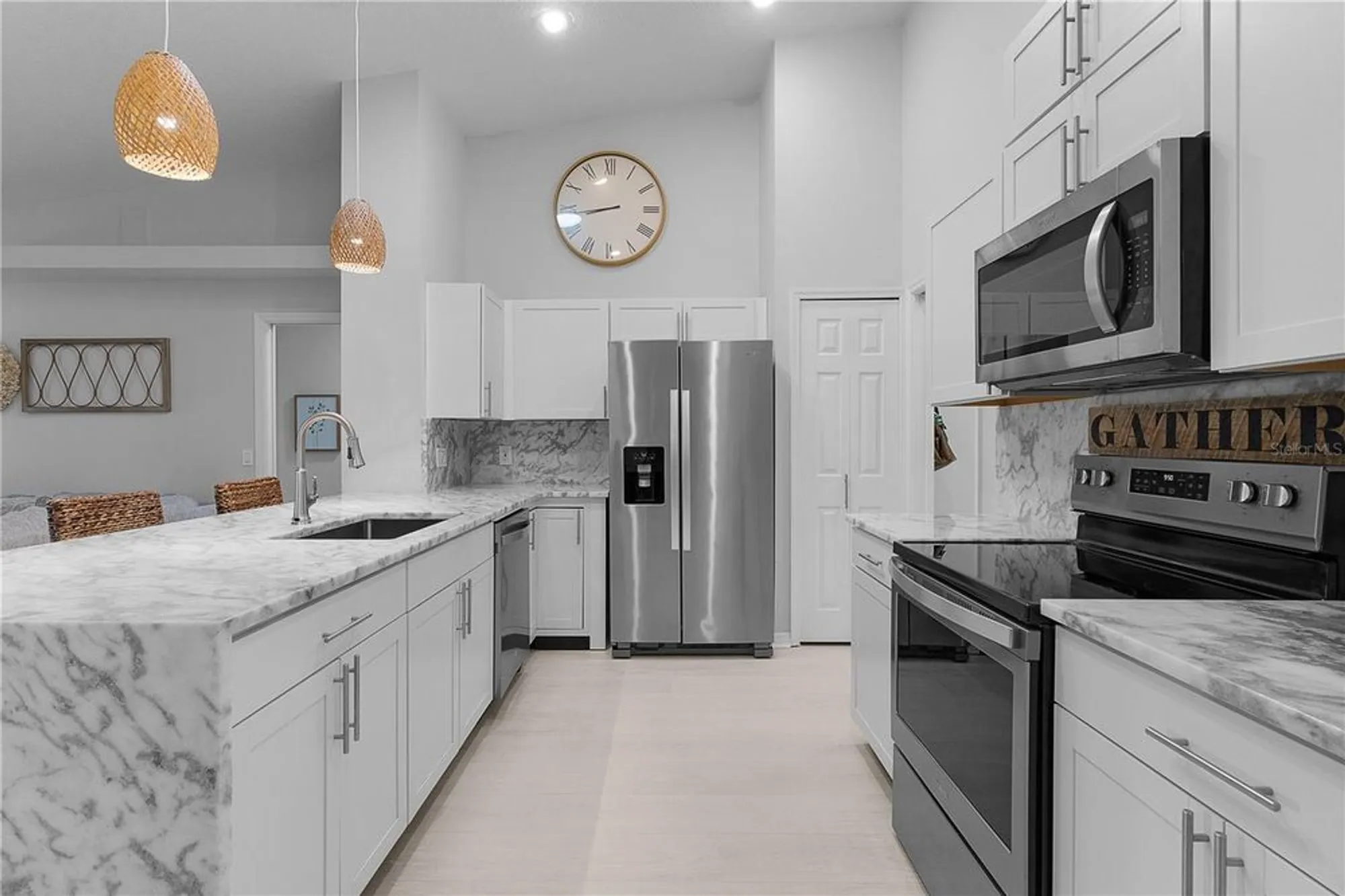 Property Slideshow image 14 of 86 | 5252 grove mnr, Lady Lake, FL, 32159