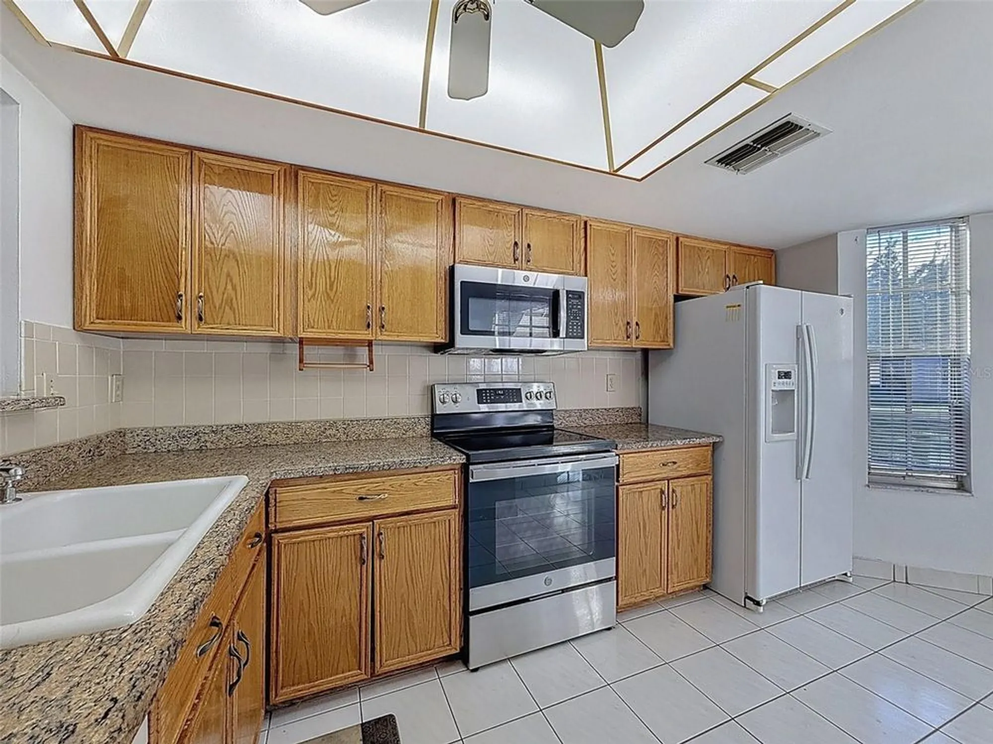 Property Slideshow image 19 of 74 | 11403 versailles ln, Port Richey, FL, 34668