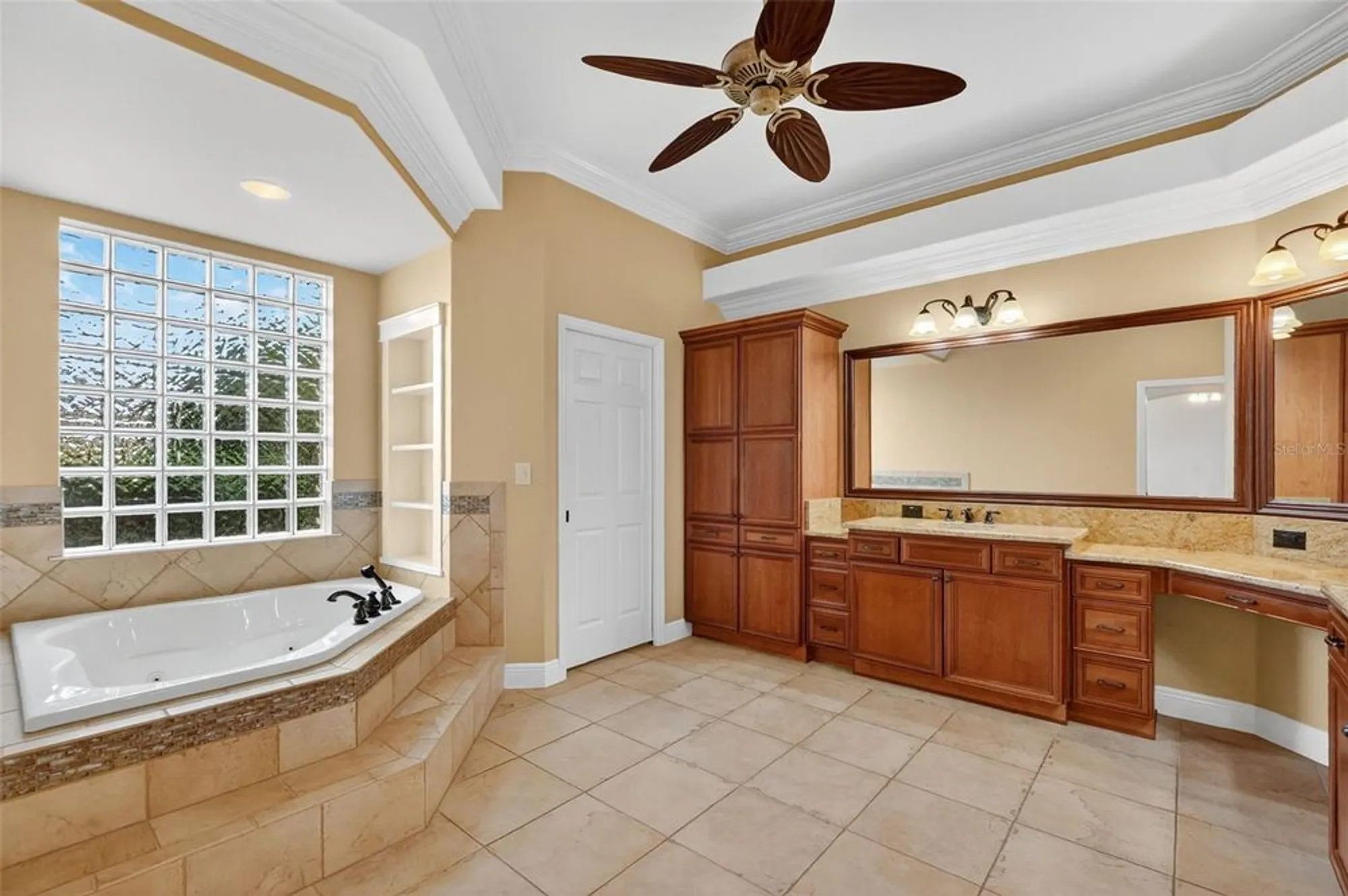 Property Slideshow image 43 of 70 | 1850 lake ridge dr, The Villages, FL, 32162
