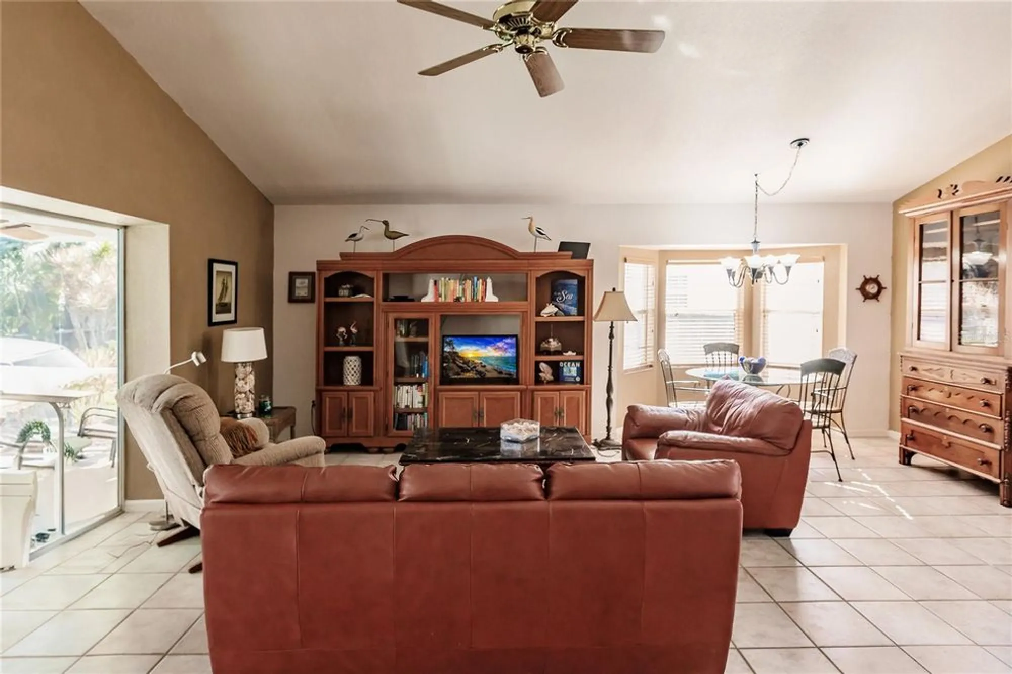 Property Slideshow image 13 of 46 | 405 islamorada blvd, Punta Gorda, FL, 33955