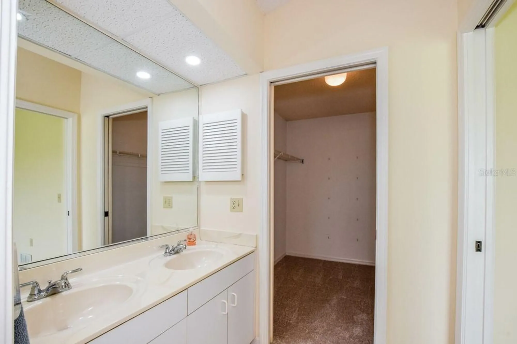 Property Slideshow image 24 of 65 | 702 brightside crescent dr 2, Venice, FL, 34293