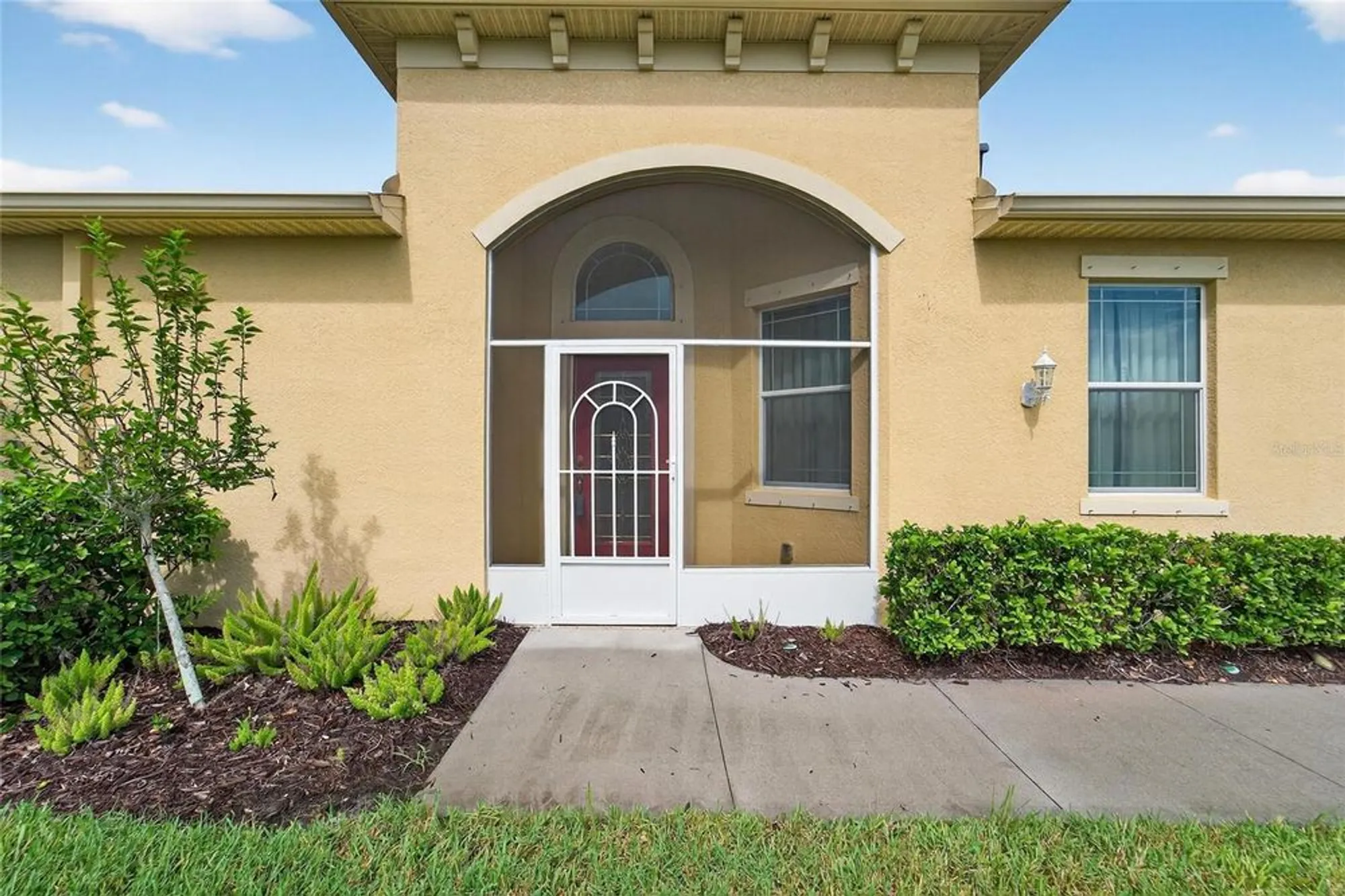 Property Slideshow image 4 of 64 | 2226 nottingham greens dr, Sun City Center, FL, 33573