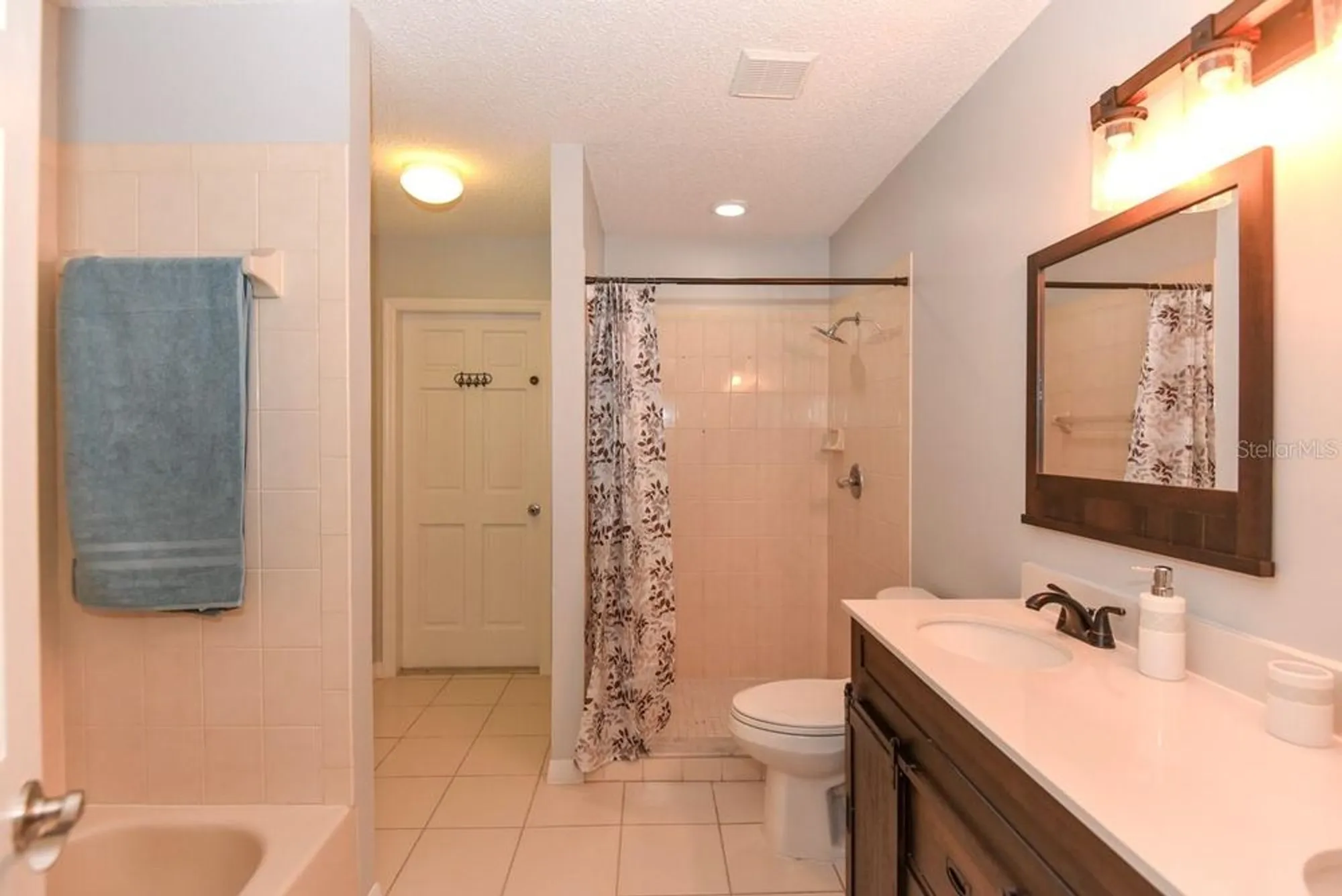 Property Slideshow image 30 of 41 | 24 lake vista way, Ormond Beach, FL, 32174