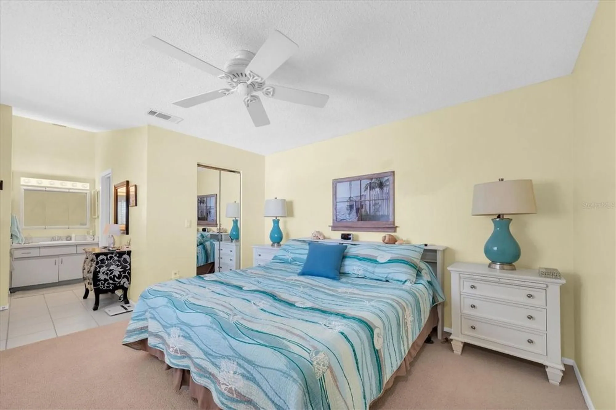 Property Slideshow image 16 of 57 | 801 waterside ln, Bradenton, FL, 34209