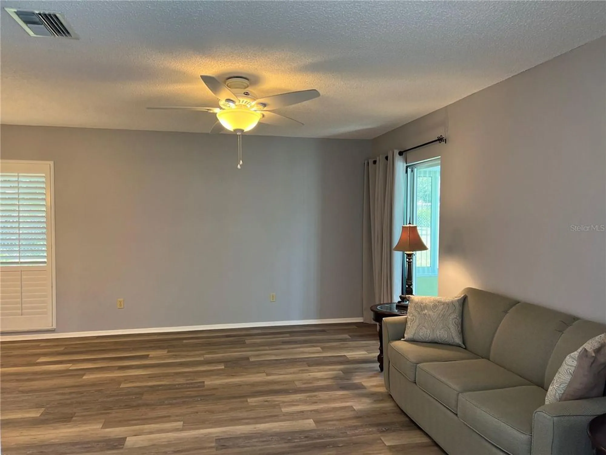 Property Slideshow image 6 of 33 | 1614 berwick ct d, Palm Harbor, FL, 34684