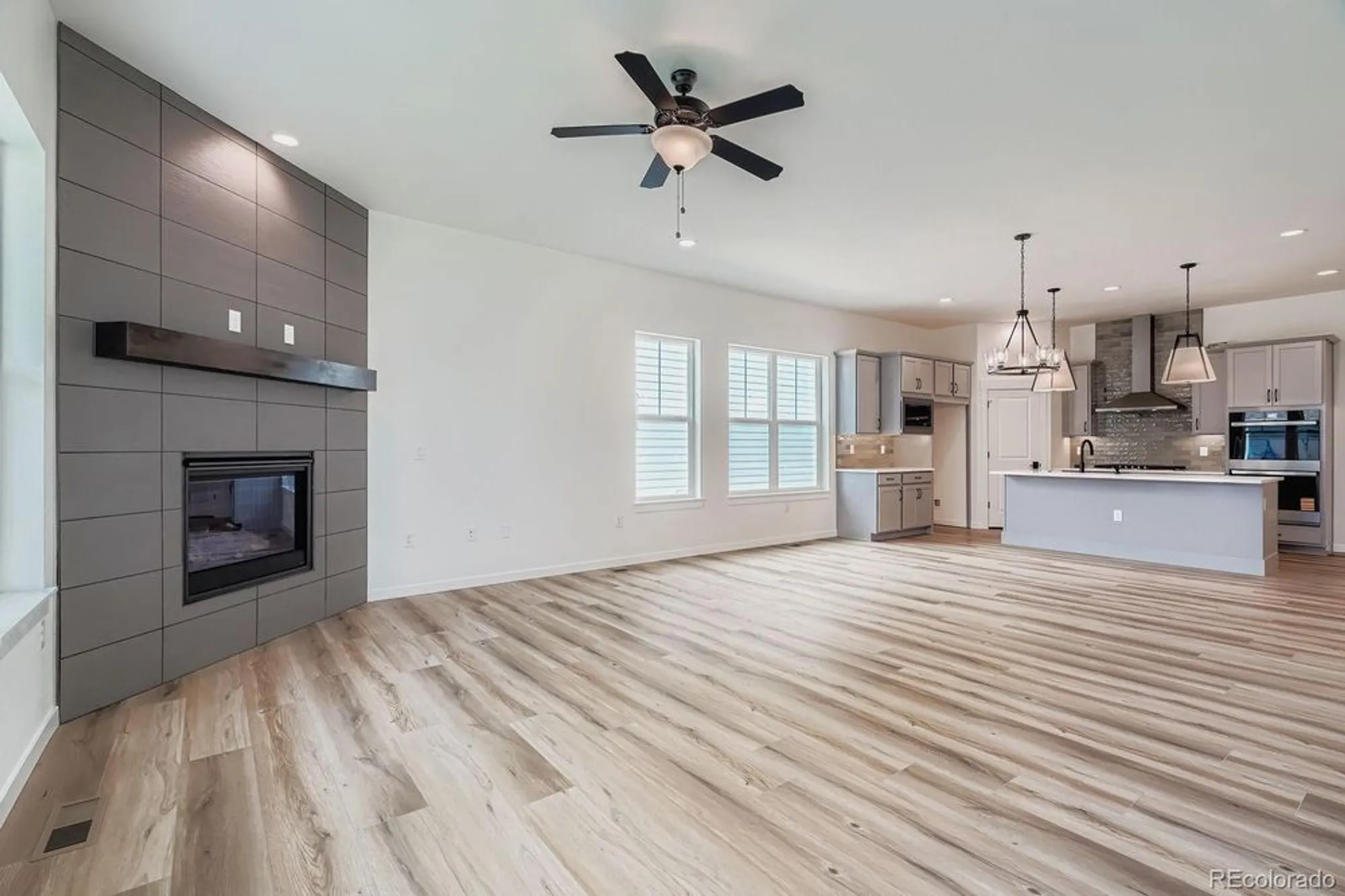 Property Slideshow image 6 of 28 | 8925 s riviera way, Aurora, CO, 80016