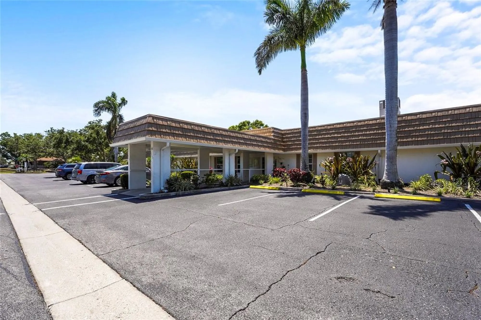 Property Slideshow image 34 of 39 | 2531 riverbluff pkwy # v181, Sarasota, FL, 34231