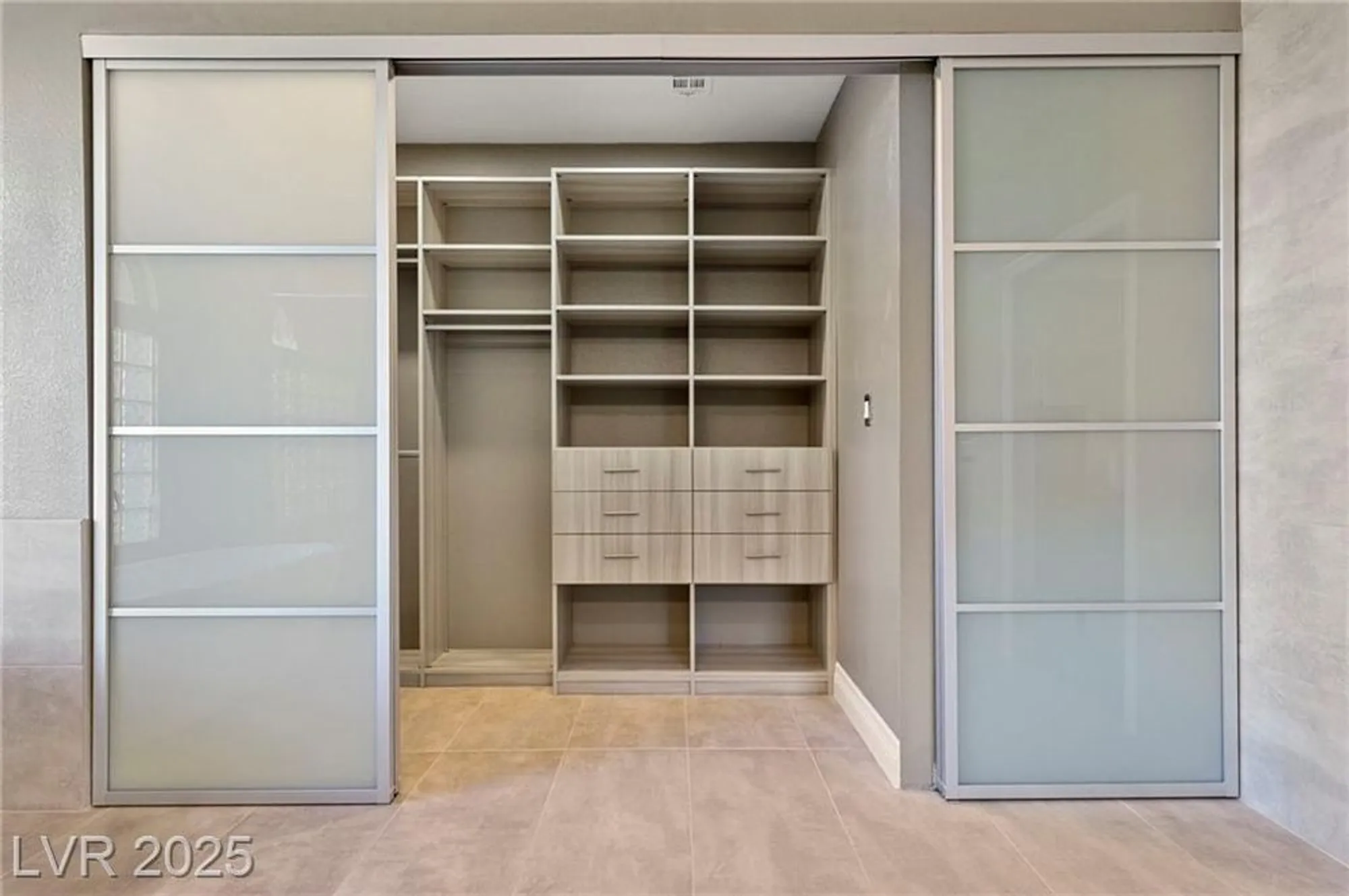 Property Slideshow image 15 of 56 | 1999 oliver springs st, Henderson, NV, 89052
