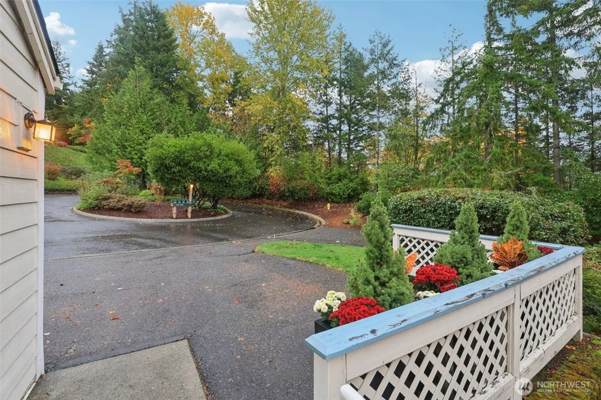 Property Slideshow image 7 of 40 | 22561 se 42nd ter # 2211, Issaquah, WA, 98029