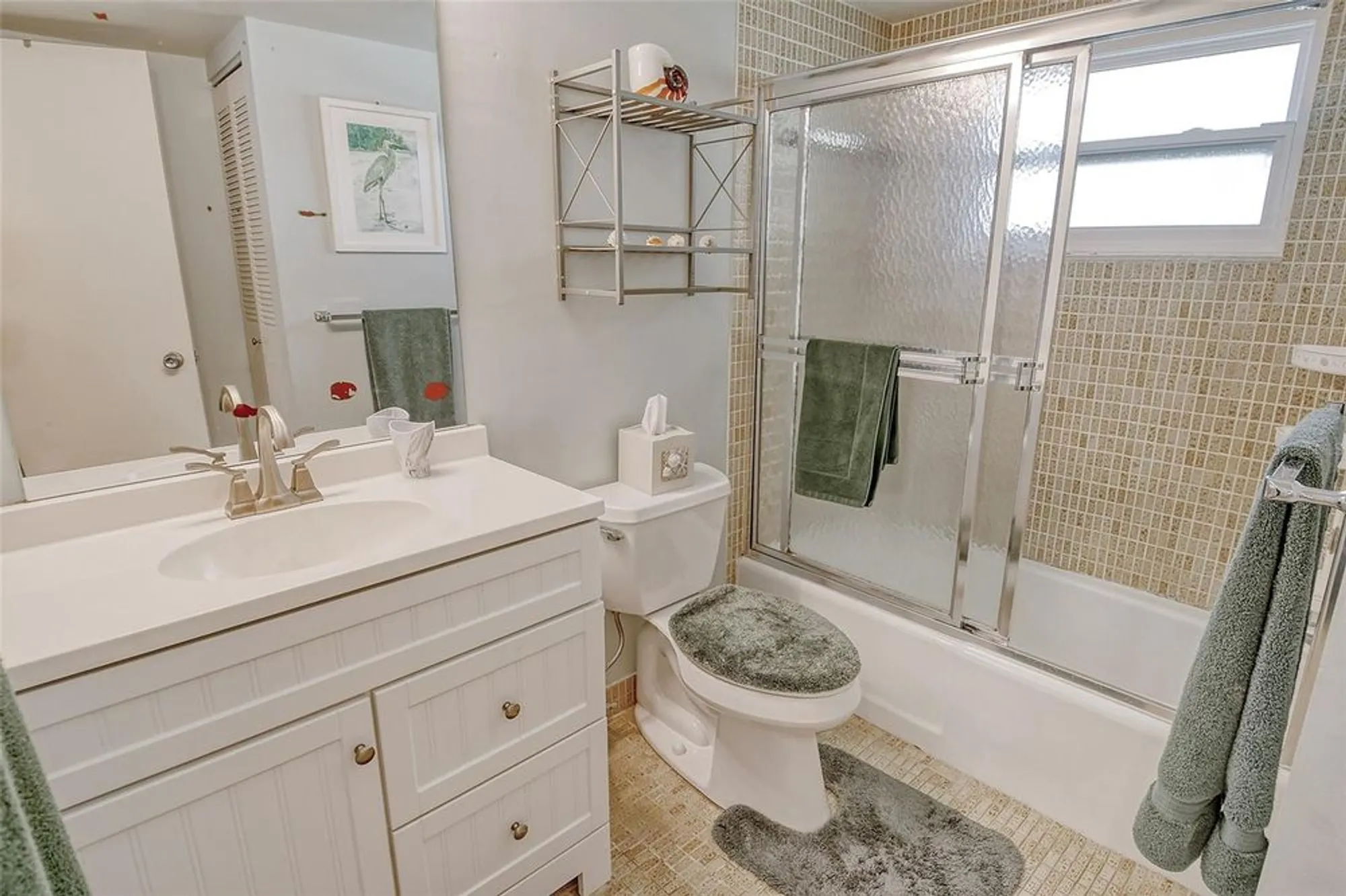 Property Slideshow image 27 of 90 | 1300 n portofino dr apt 305, Sarasota, FL, 34242