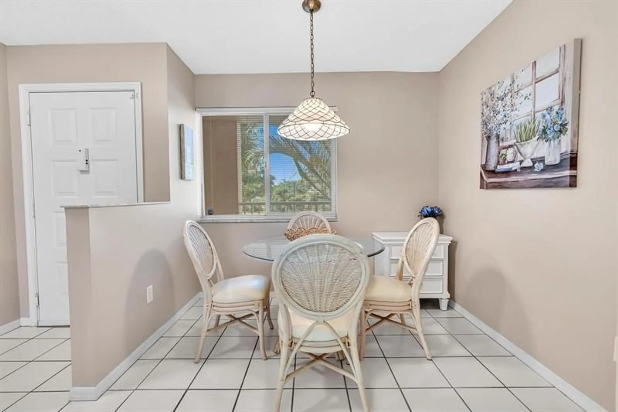Property Slideshow image 12 of 71 | 7512 n devon dr 210, Tamarac, FL, 33321