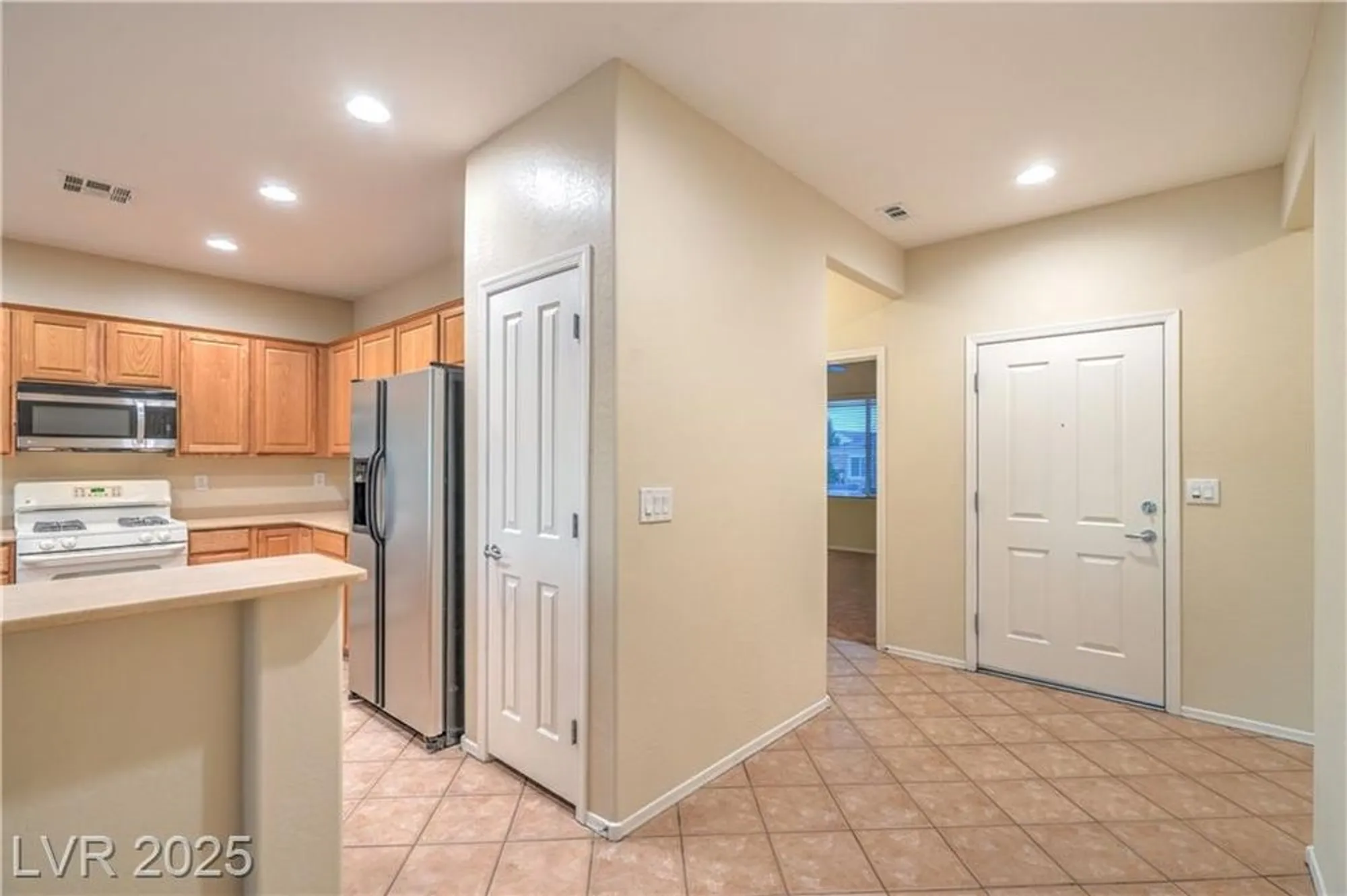 Property Slideshow image 4 of 62 | 2331 meteor shower st, Henderson, NV, 89044