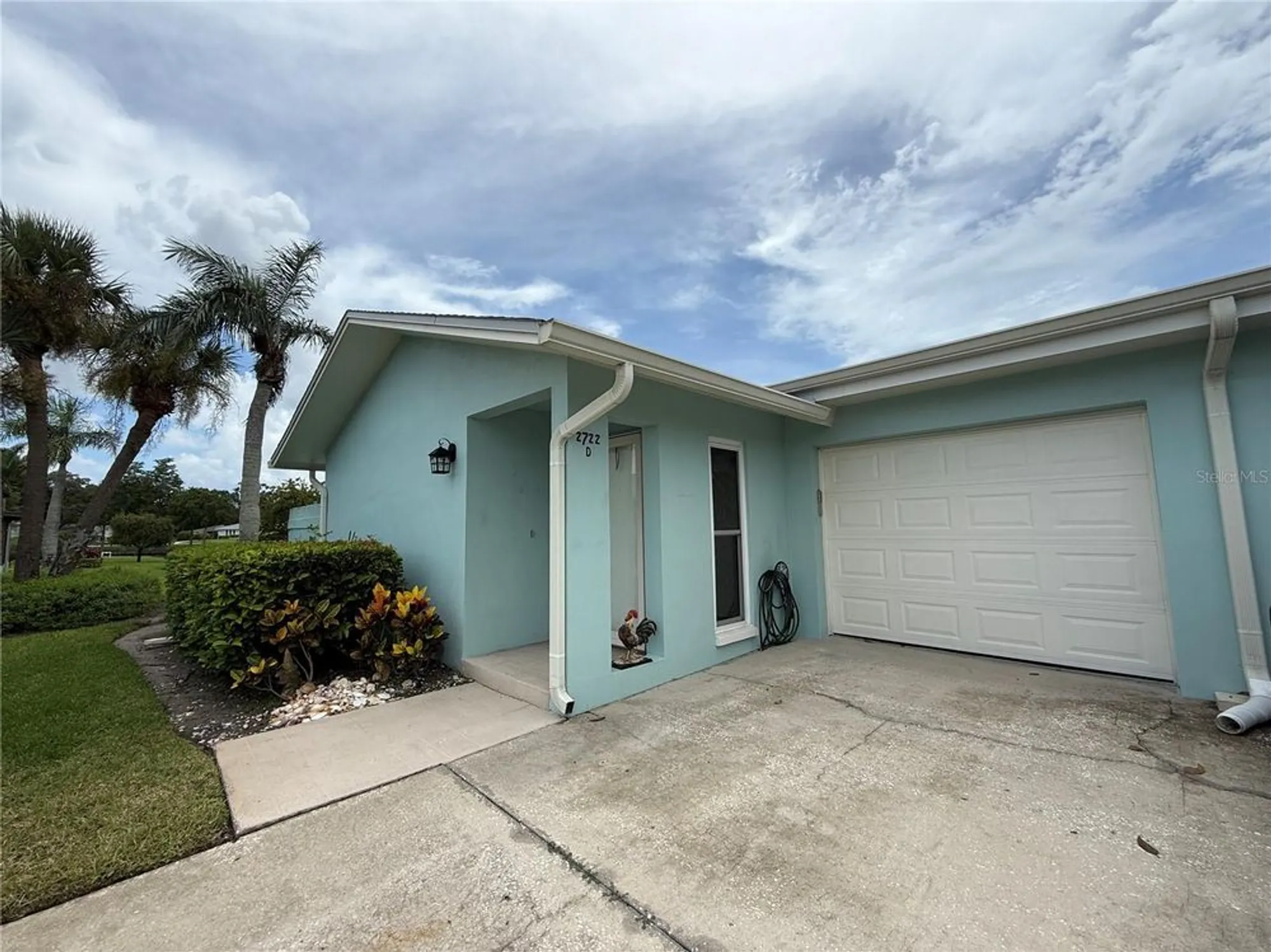 Property Slideshow image 38 of 51 | 2722 sherbrooke ln d, Palm Harbor, FL, 34684