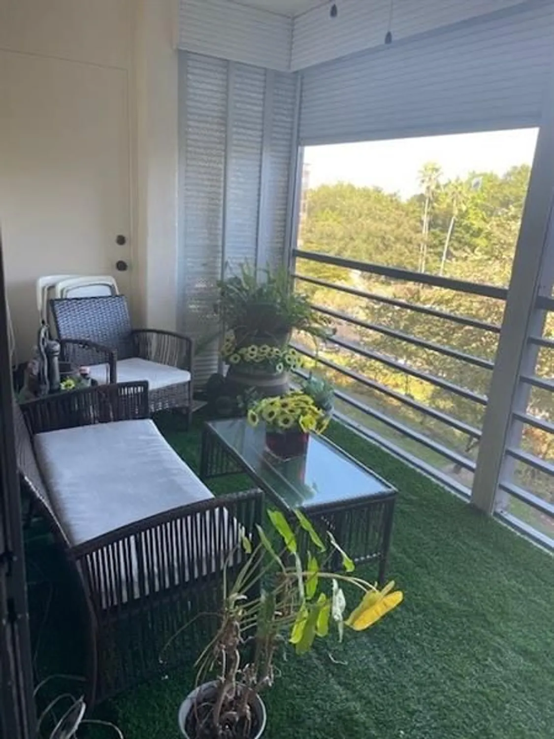 Property Slideshow image 13 of 14 | 1300 saint charles pl 522, Pembroke Pines, FL, 33026