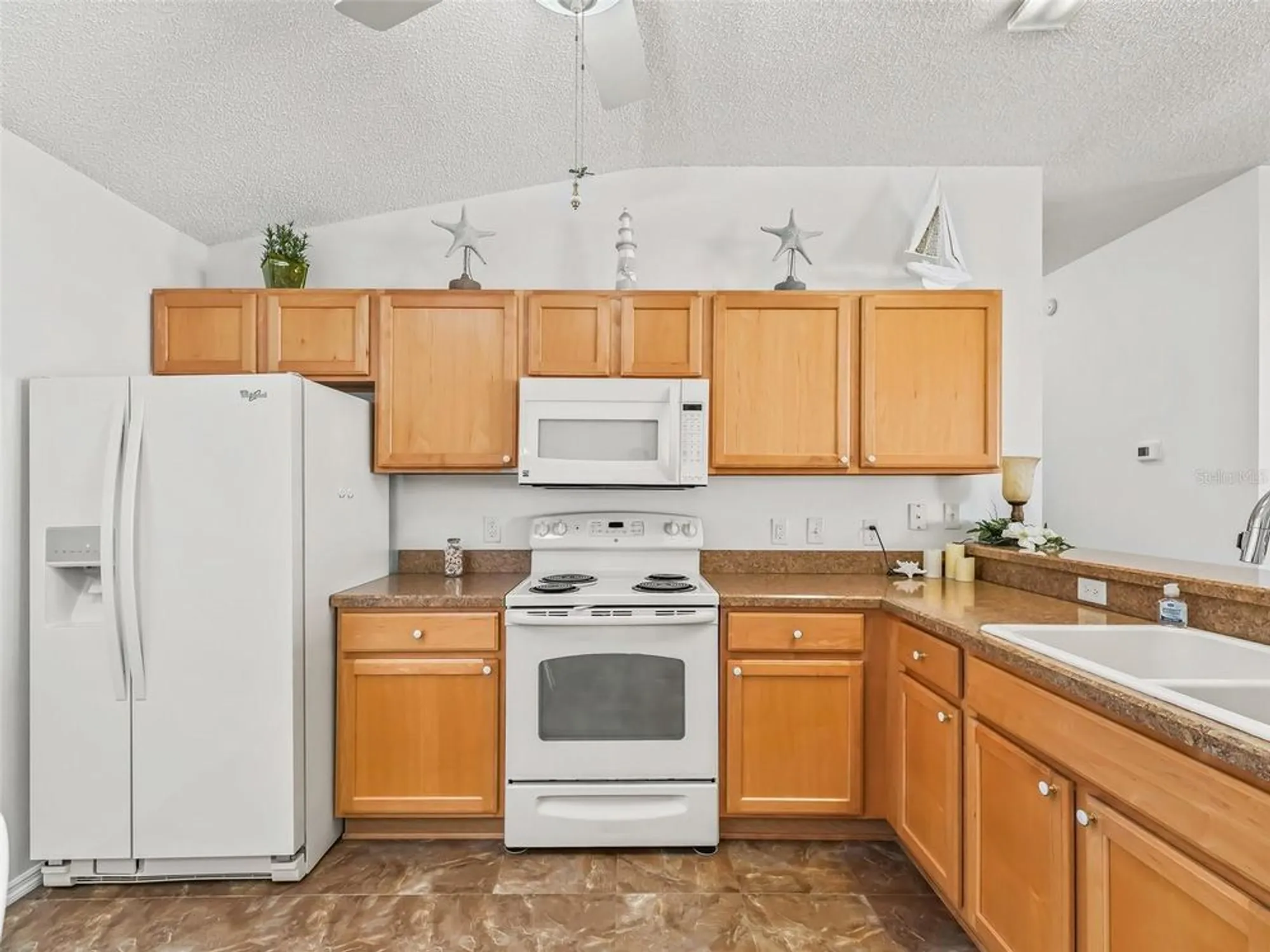 Property Slideshow image 13 of 32 | 408 rose croft ter, The Villages, FL, 32162