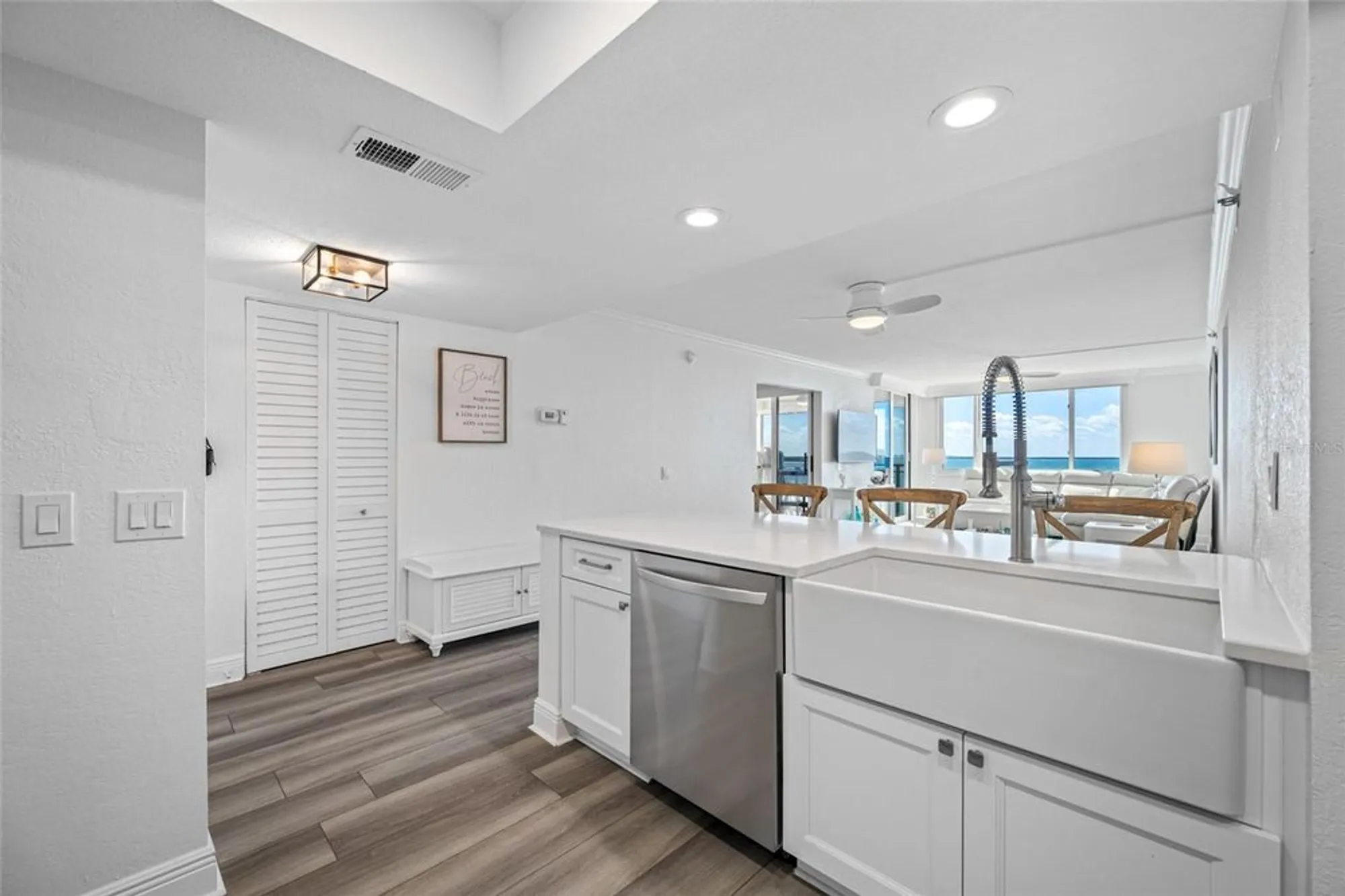 Property Slideshow image 10 of 54 | 6372 palma del mar blvd s apt 601, St Petersburg, FL, 33715