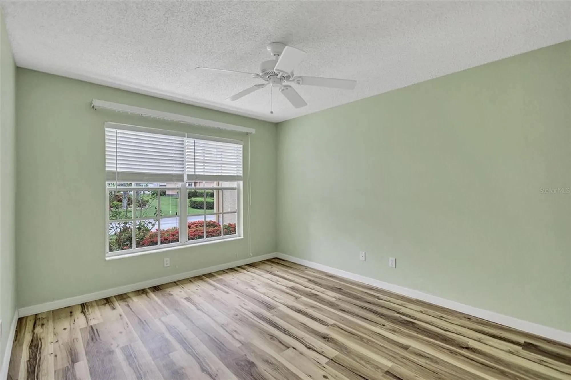 Property Slideshow image 8 of 48 | 811 staffordshire ln 32, Sun City Center, FL, 33573