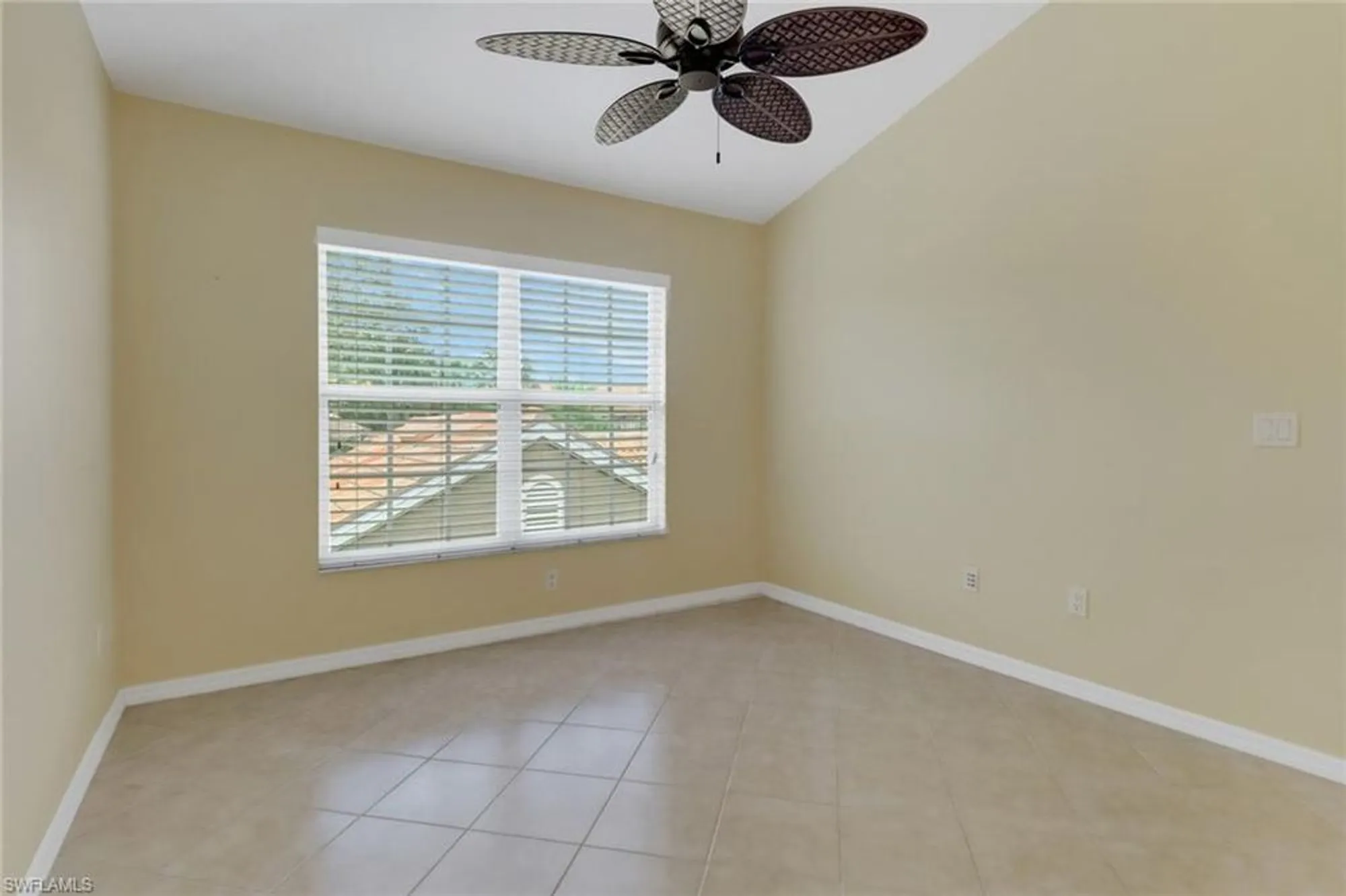 Property Slideshow image 16 of 36 | 20141 seagrove st 308, Estero, FL, 33928