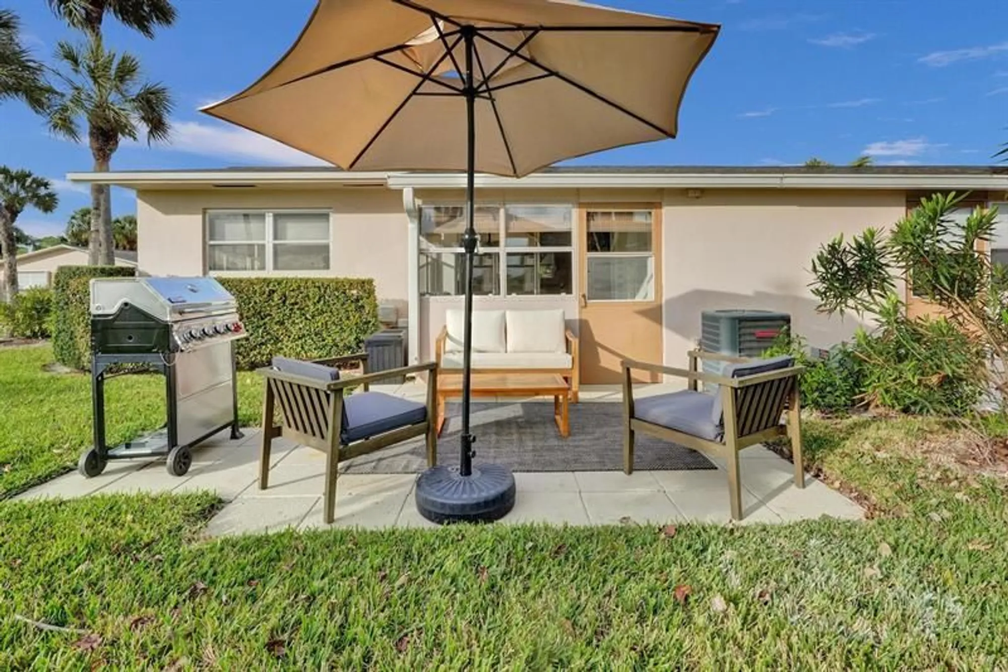 Property Slideshow image 32 of 58 | 2592 dudley dr a, West Palm Beach, FL, 33415