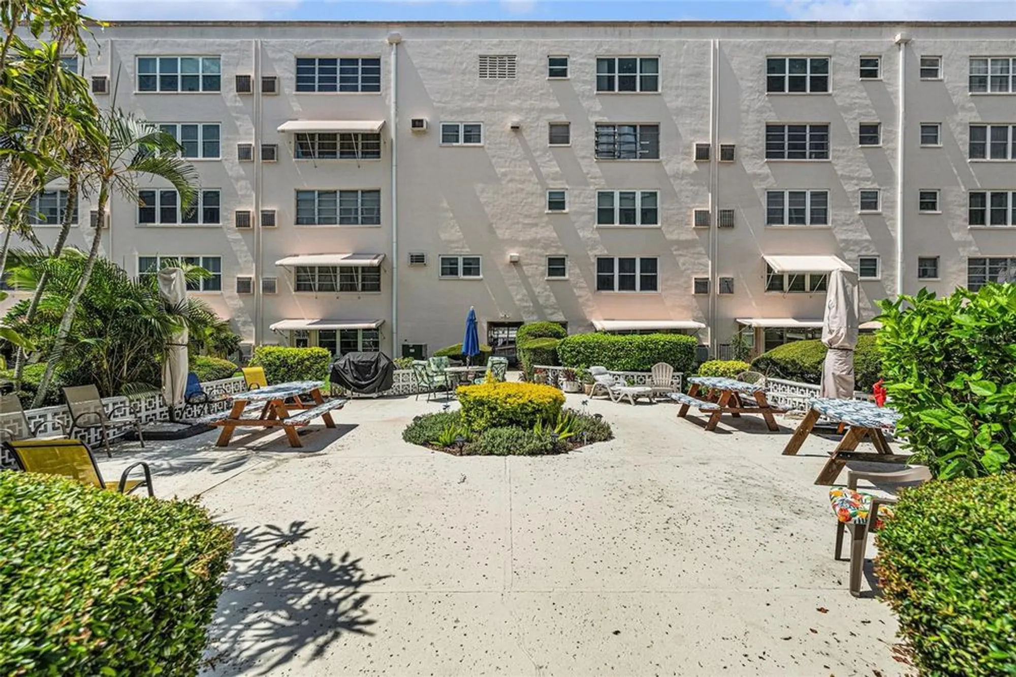 Property Slideshow image 12 of 17 | 5623 80th st n unit 415, St Petersburg, FL, 33709