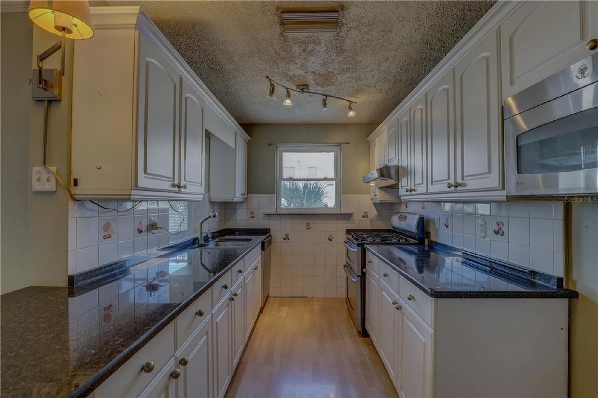 Property Slideshow image 9 of 41 | 5501 80th st n unit 406, Saint Petersburg, FL, 33709