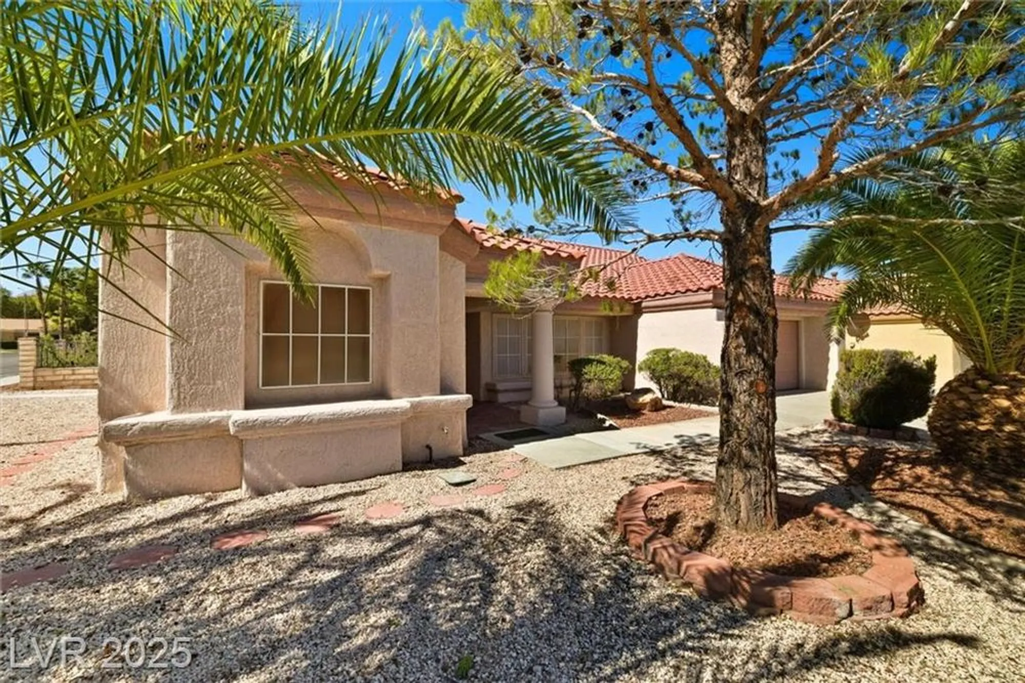 Property Slideshow image 7 of 66 | 3001 merimar dr, Las Vegas, NV, 89134