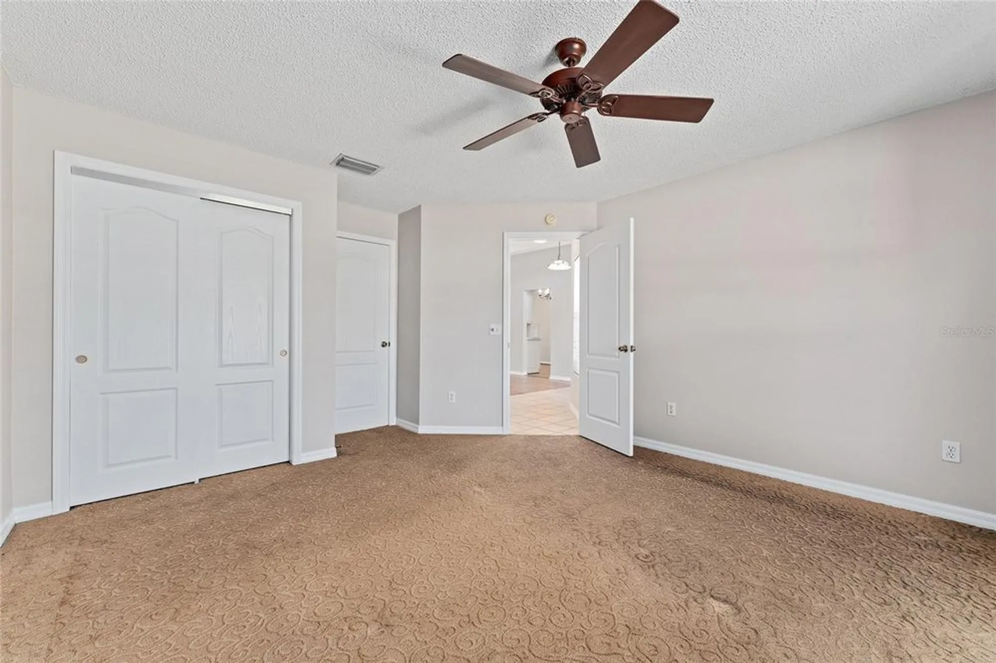 Property Slideshow image 38 of 50 | 2461 merida cir, The Villages, FL, 32162