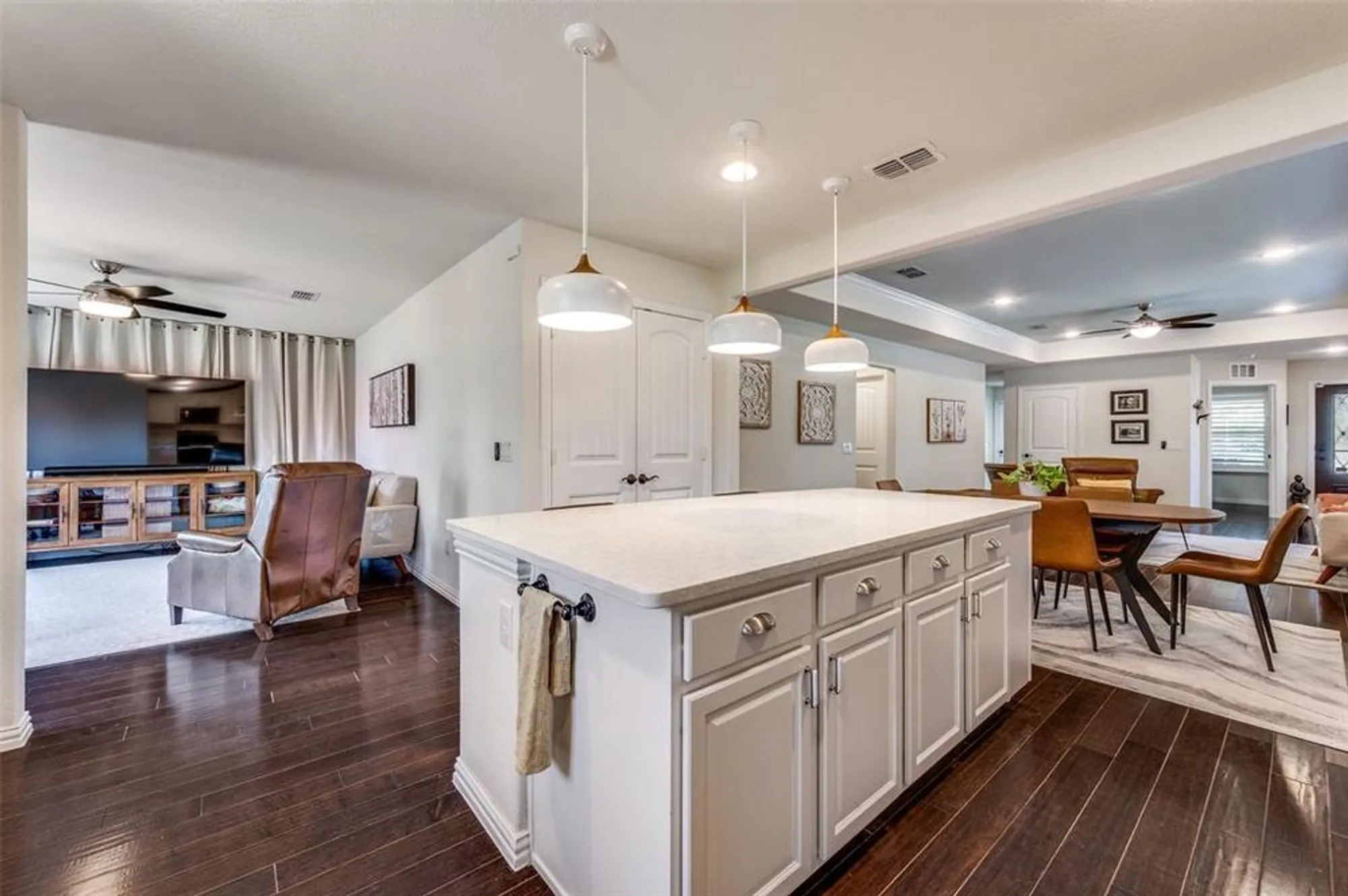 Property Slideshow image 7 of 33 | 2068 bentwater ln, Frisco, TX, 75036