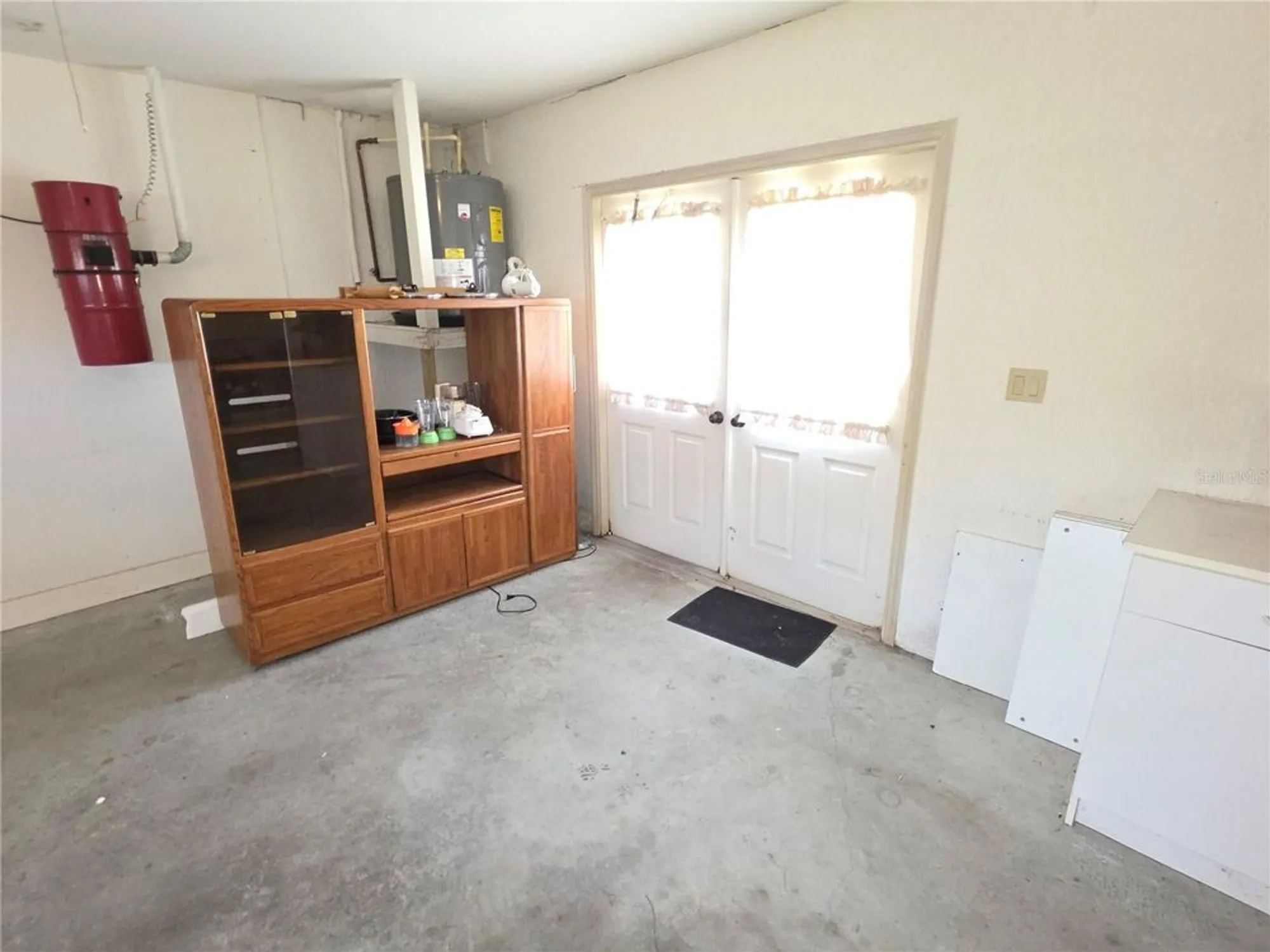 Property Slideshow image 28 of 37 | 9168 southern comfort ct, Weeki Wachee, FL, 34613