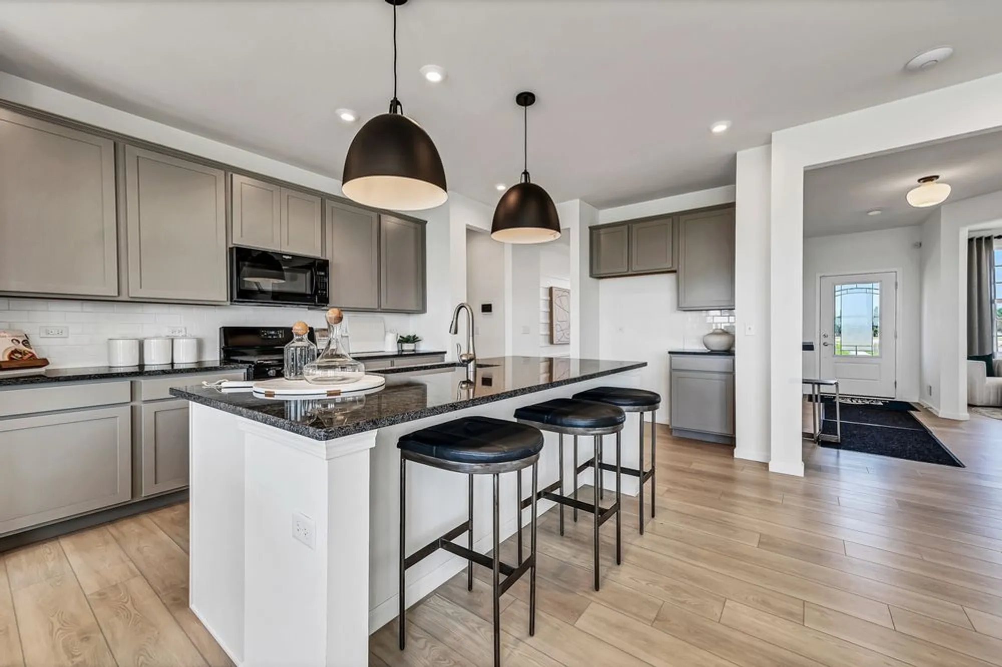 Property Slideshow image 2 of 15 | 3237 peyton cir, Aurora, IL, 60503