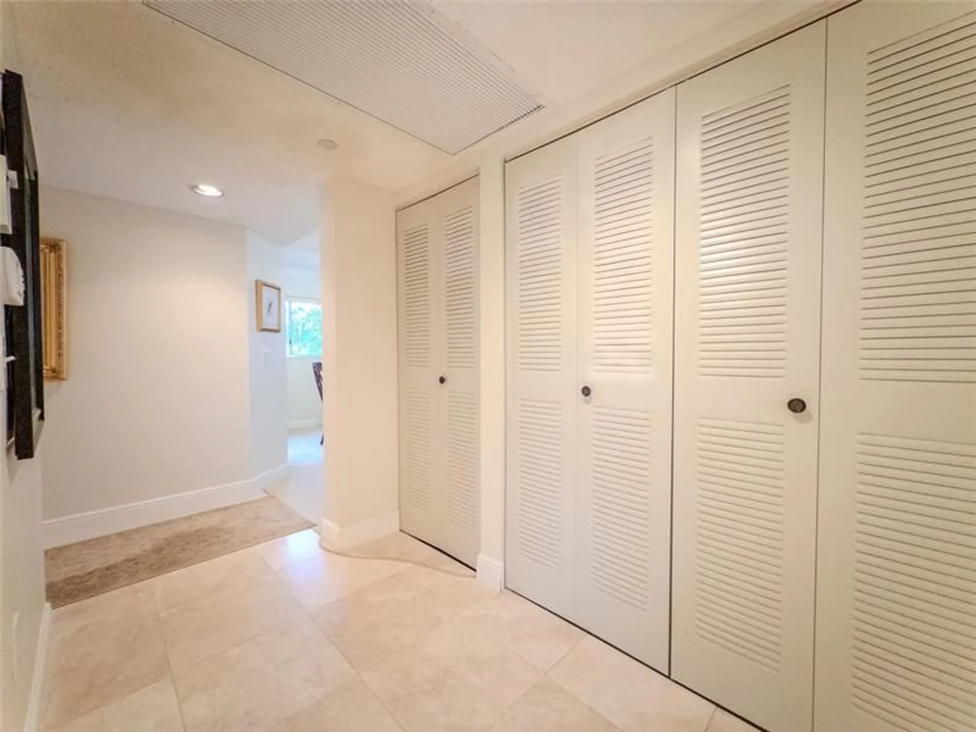 Property Slideshow image 23 of 40 | 901 sw 141st ave apt 301, Pembroke Pines, FL, 33027