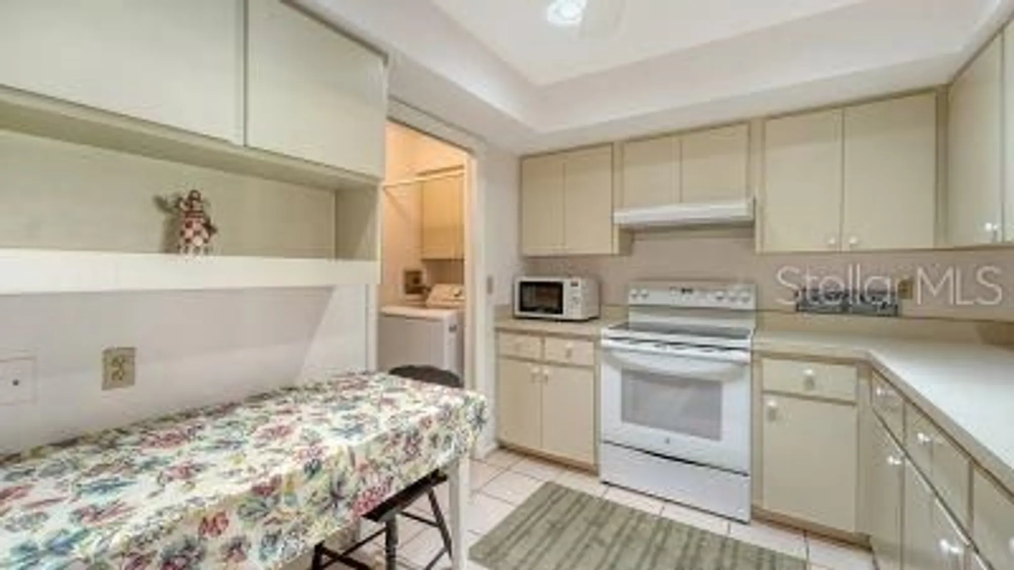 Property Slideshow image 11 of 37 | 7170 wood creek dr # 40, Sarasota, FL, 34231