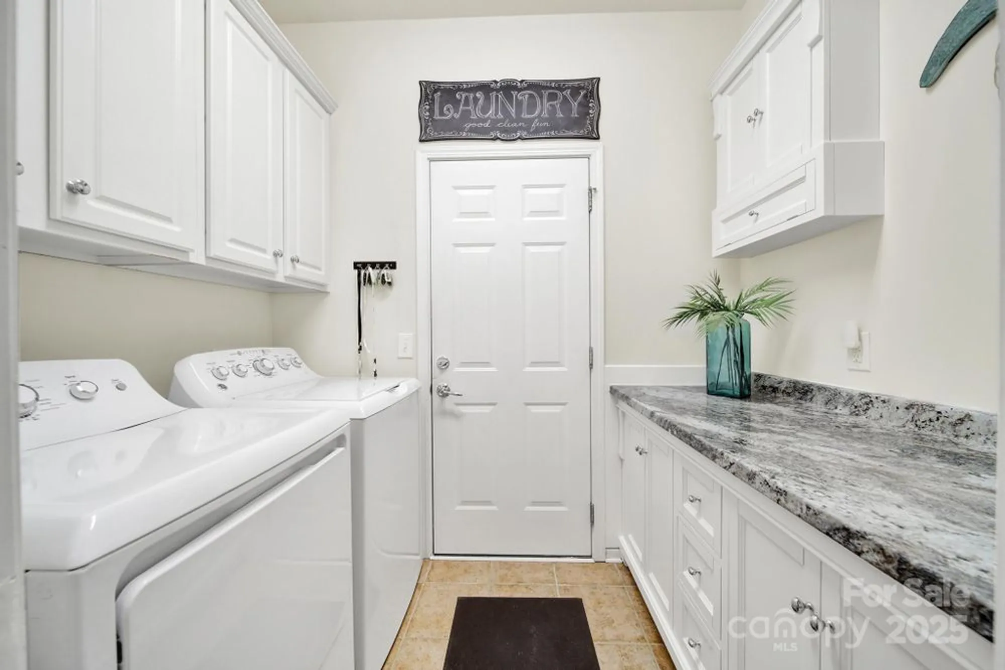 Property Slideshow image 29 of 48 | 54053 flycatchers ct, Fort Mill, SC, 29707