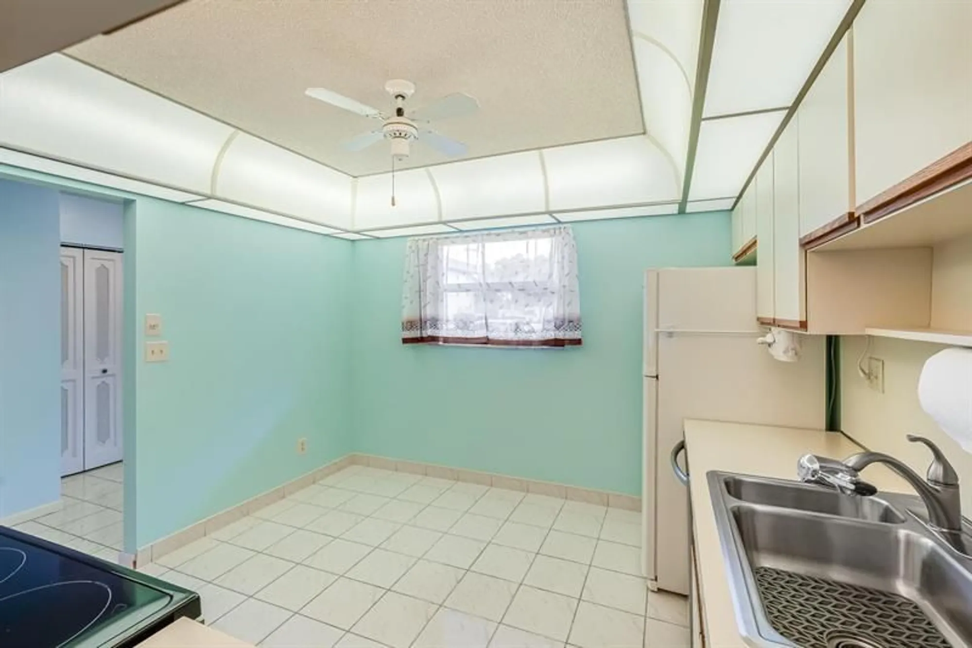 Property Slideshow image 7 of 32 | 4955 e sabal palm blvd 104, Tamarac, FL, 33319