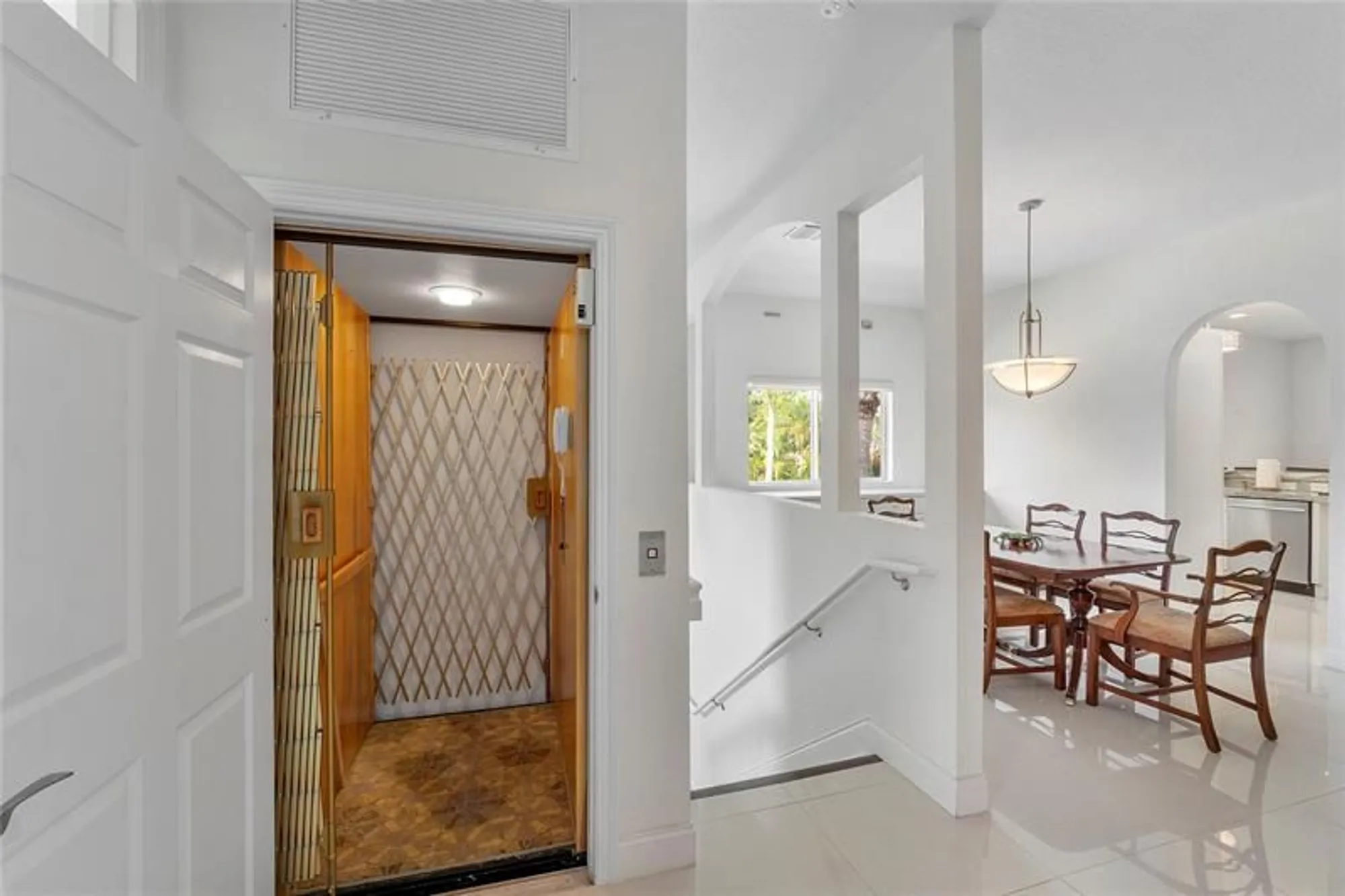 Property Slideshow image 29 of 36 | 7940 exeter cir 201, Tamarac, FL, 33321