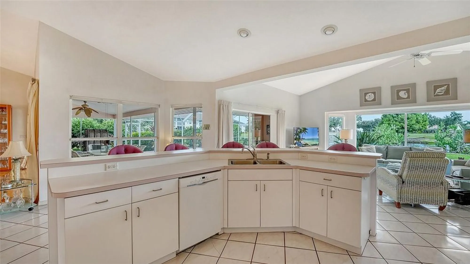 Property Slideshow image 17 of 66 | 6803 drewrys blf, Bradenton, FL, 34203