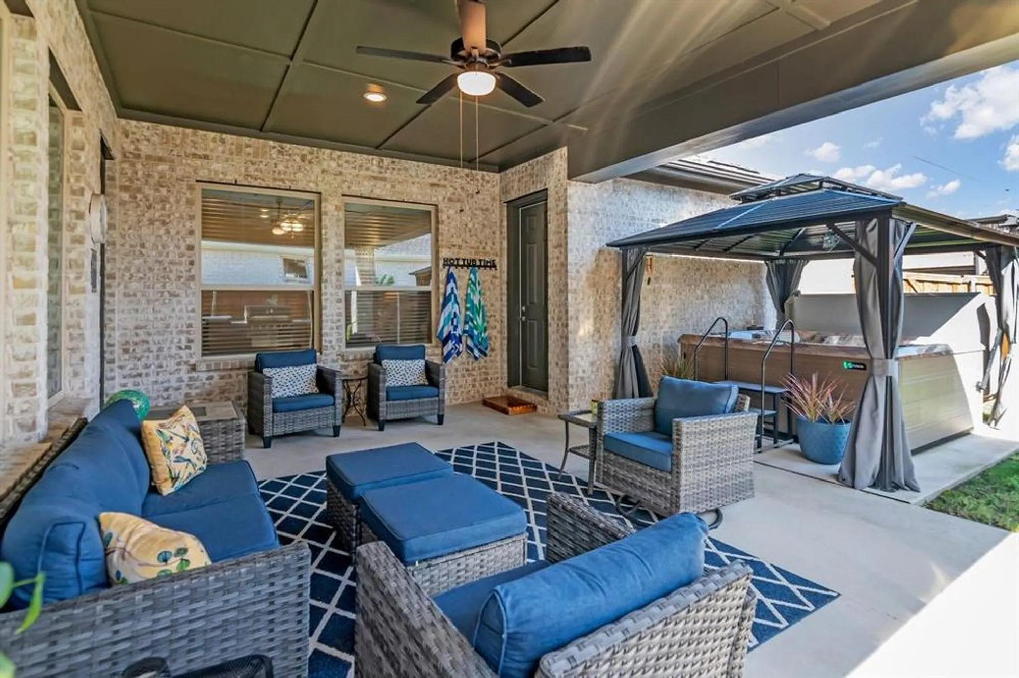 Property Slideshow image 27 of 39 | 4818 emerald grv, Arlington, TX, 76005