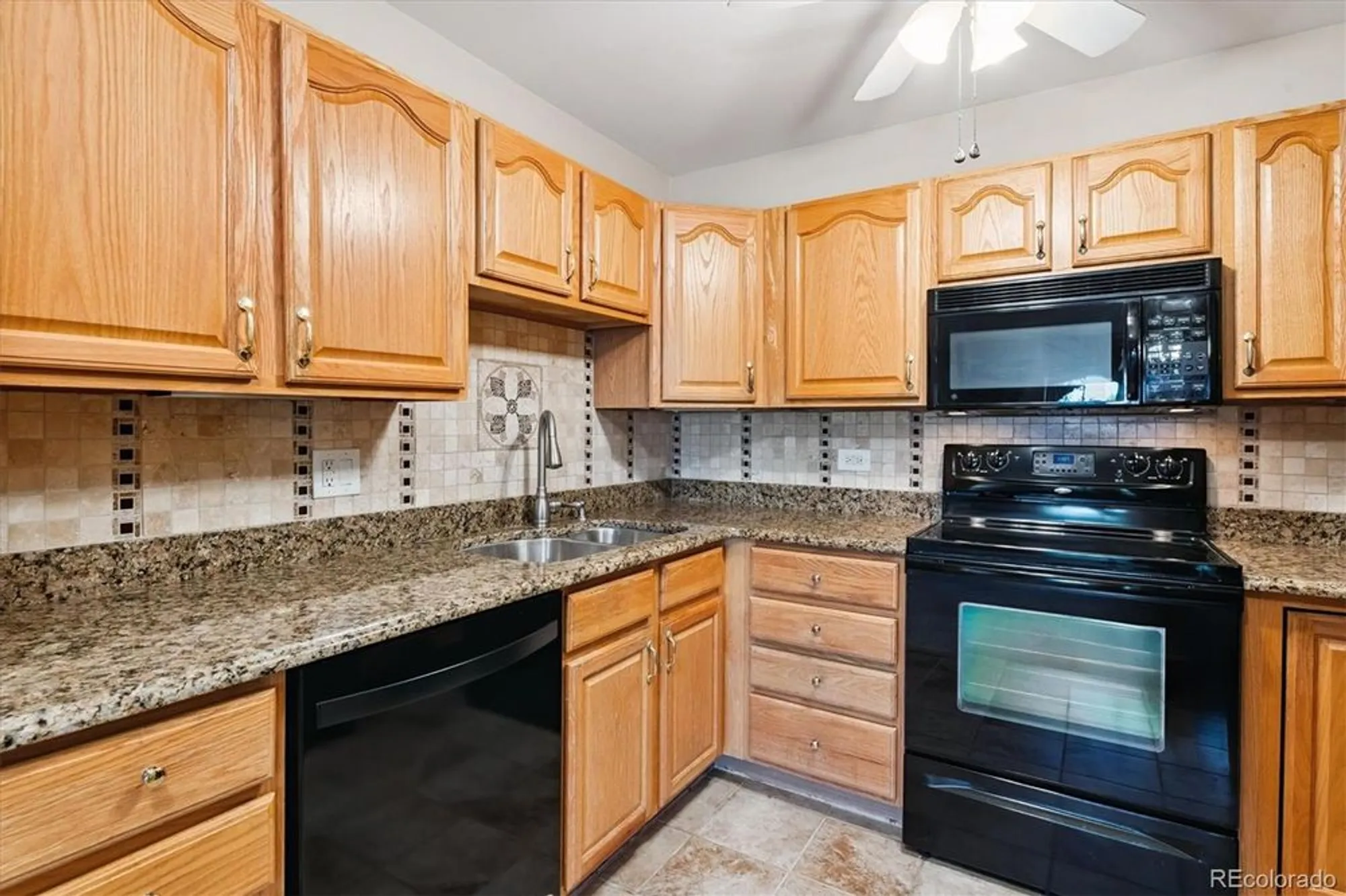 Property Slideshow image 2 of 34 | 585 s alton way apt 4d, Denver, CO, 80247