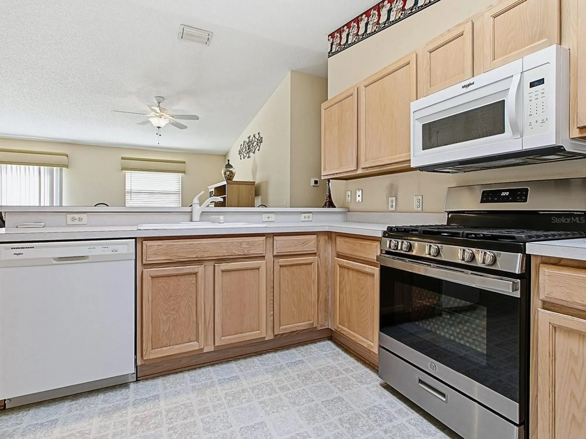 Property Slideshow image 14 of 43 | 16978 se 94th sunnybrook cir, The Villages, FL, 32162