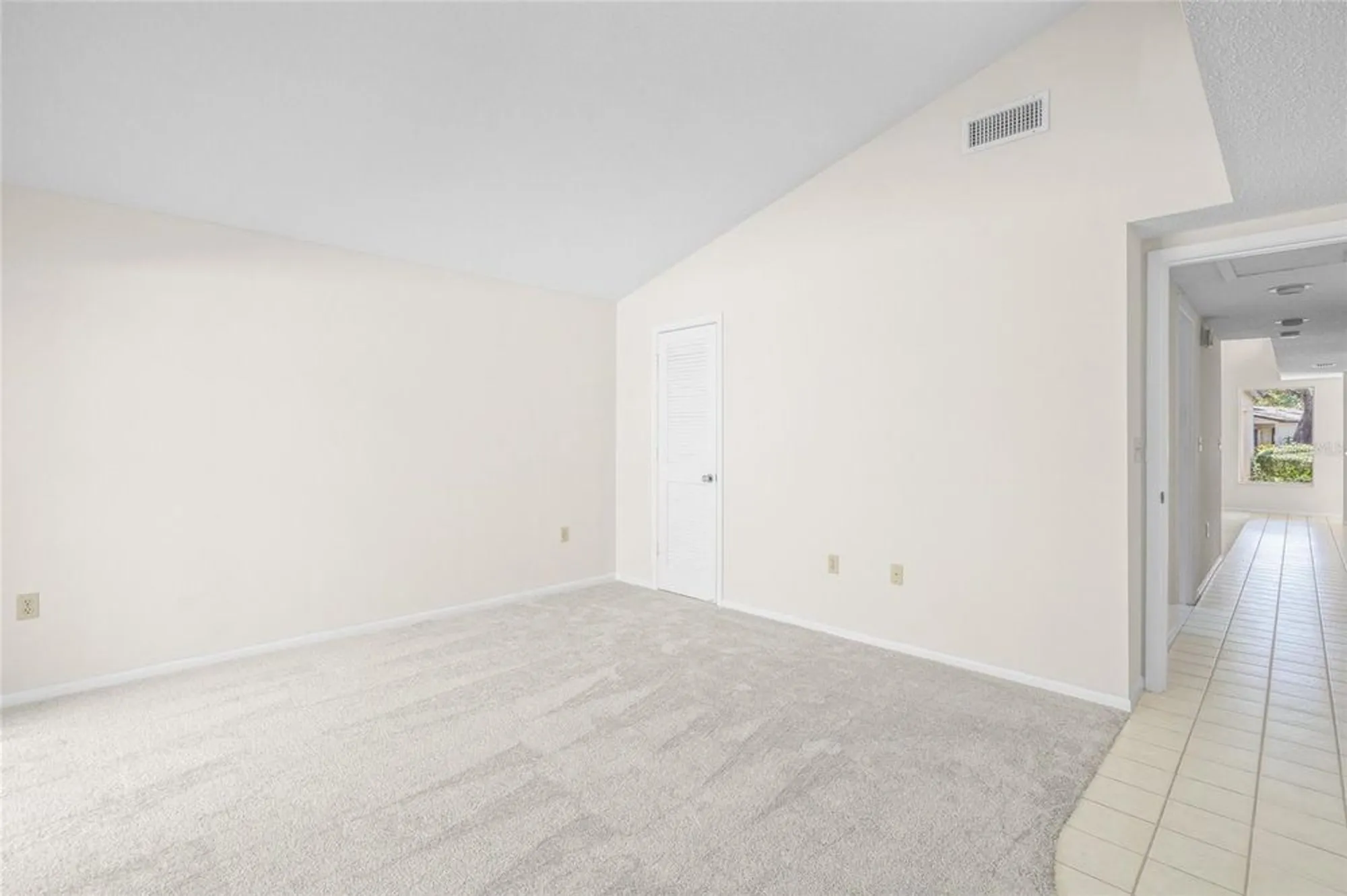 Property Slideshow image 7 of 35 | 6906 woodwind dr 12, Sarasota, FL, 34231