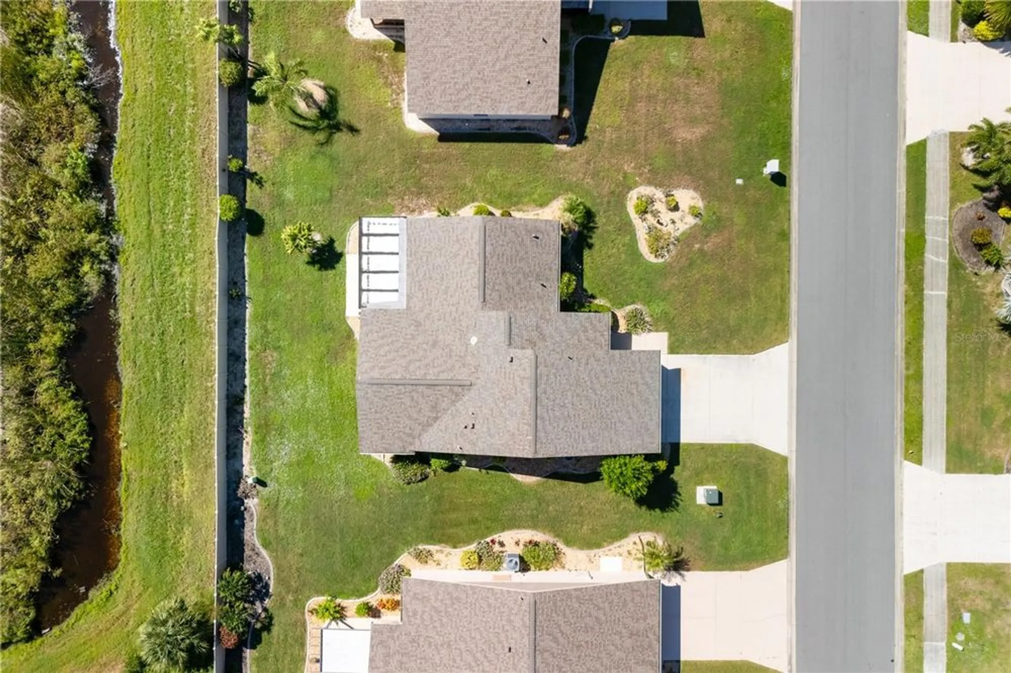 Property Slideshow image 10 of 48 | 428 cypress forest dr, Englewood, FL, 34223