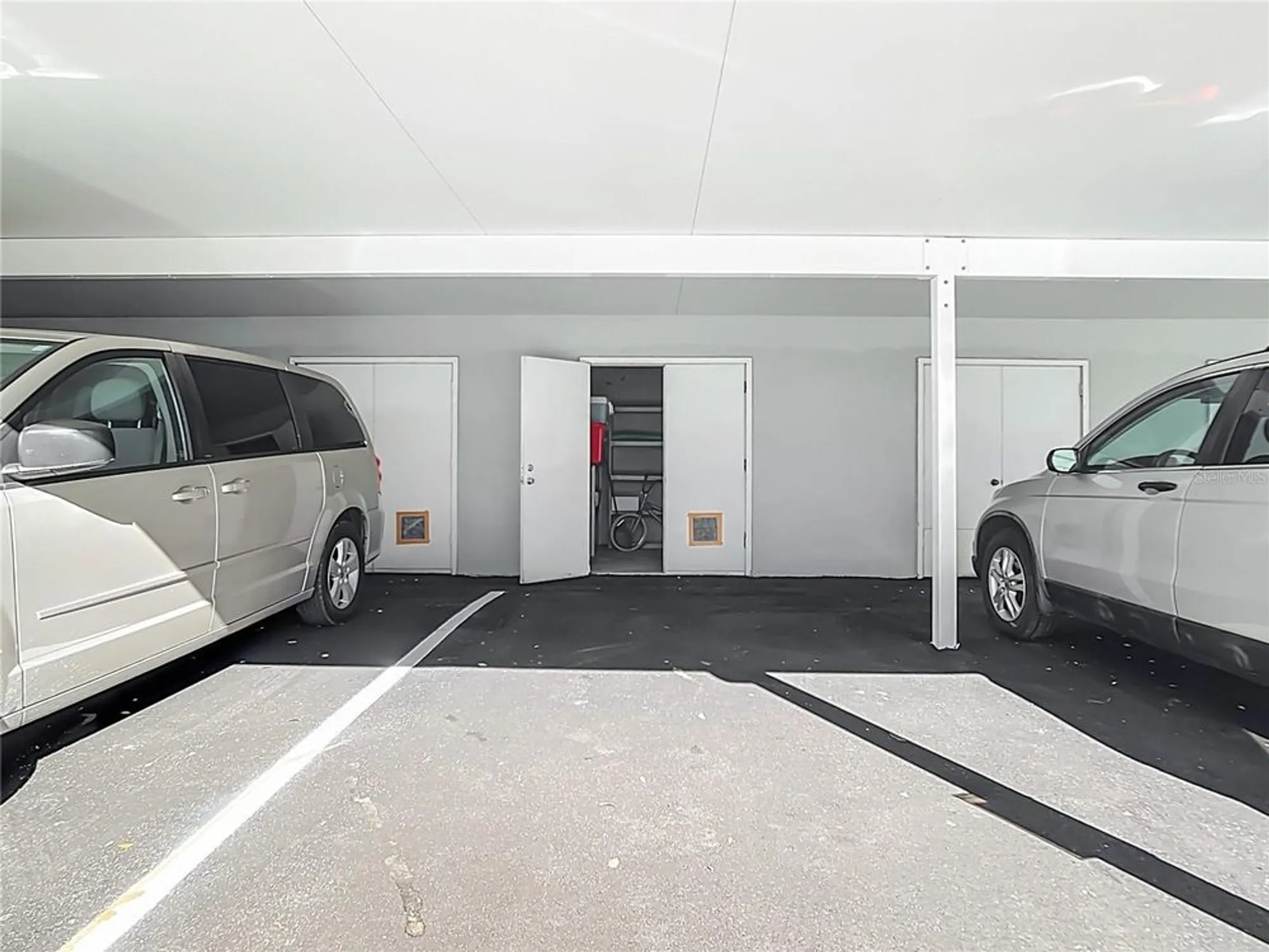 Property Slideshow image 32 of 57 | 404 cerromar cir 115, Venice, FL, 34293