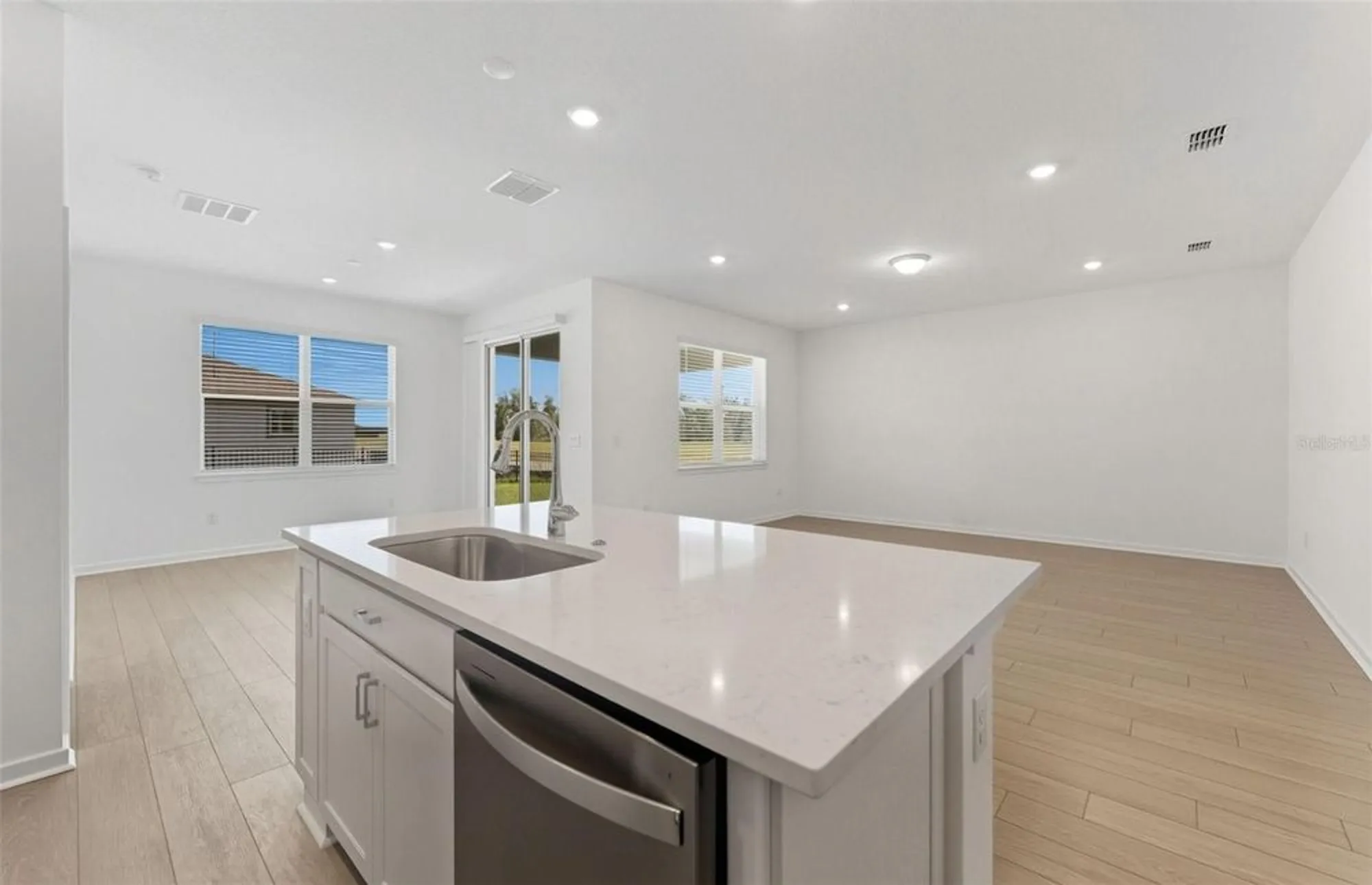 Property Slideshow image 4 of 29 | 9453 daylight dr, Parrish, FL, 34219