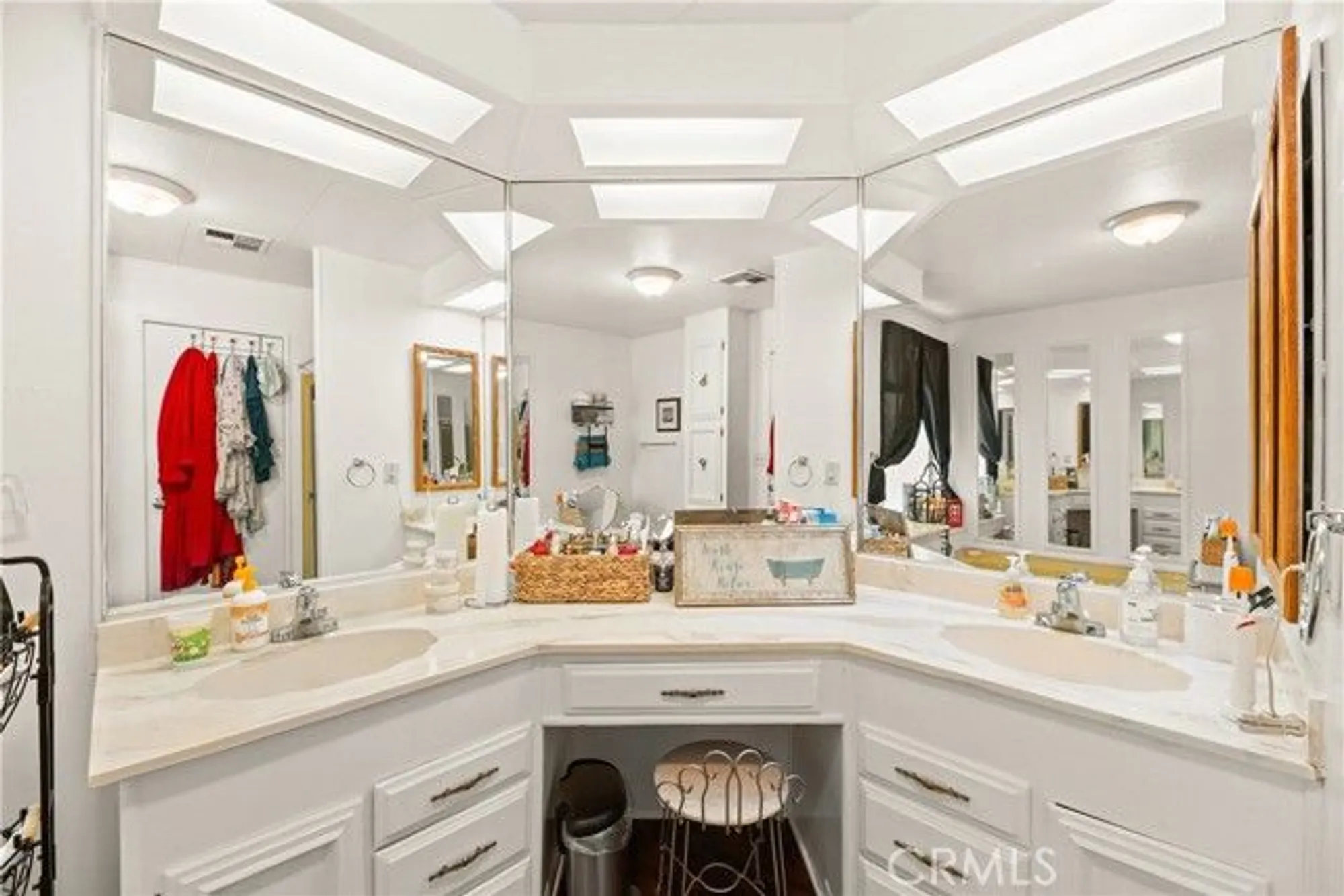 Property Slideshow image 35 of 60 | 2964 silver oak way, Hemet, CA, 92545