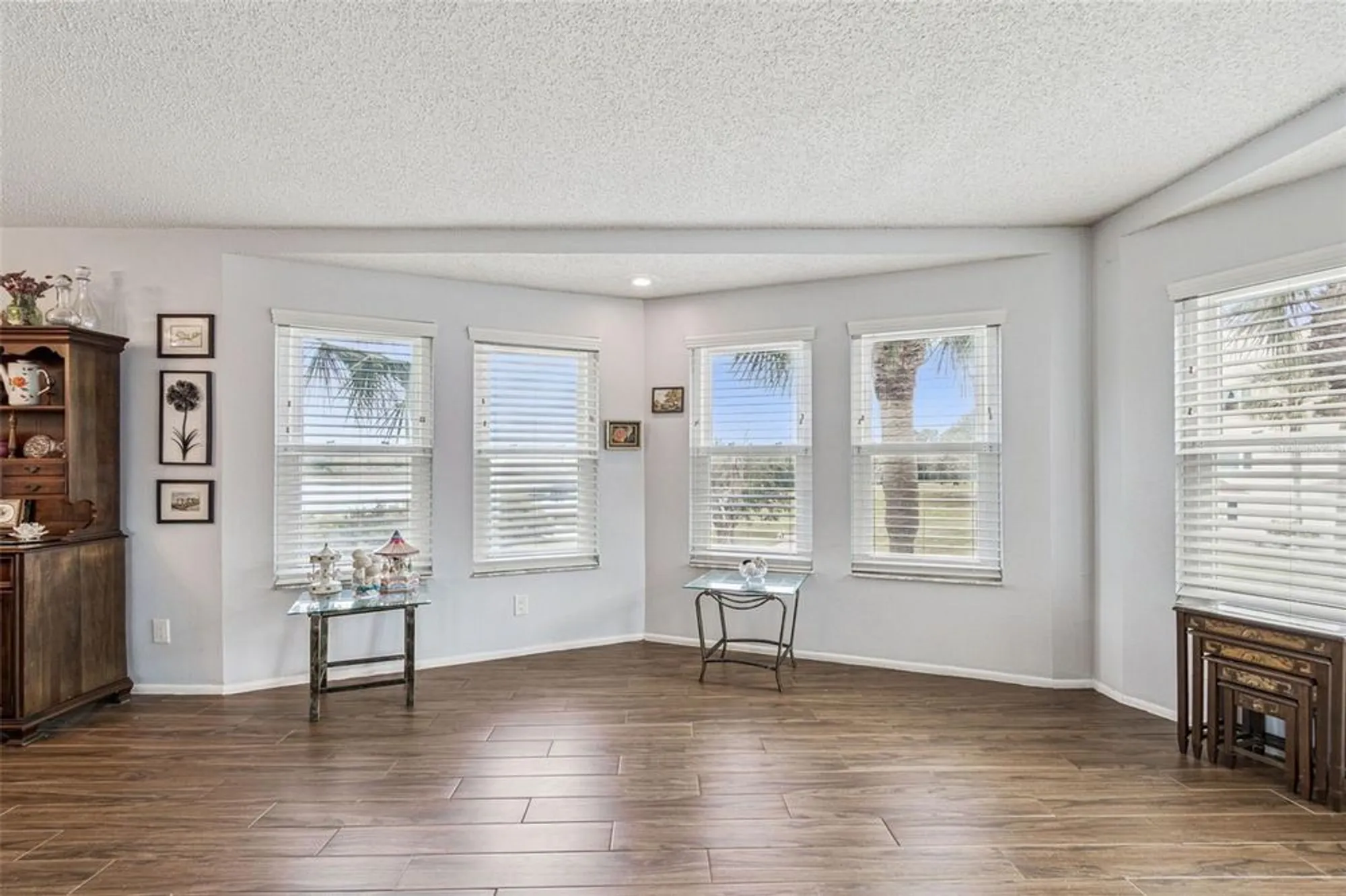 Property Slideshow image 10 of 100 | 2221 norwegian dr 41, Clearwater, FL, 33763