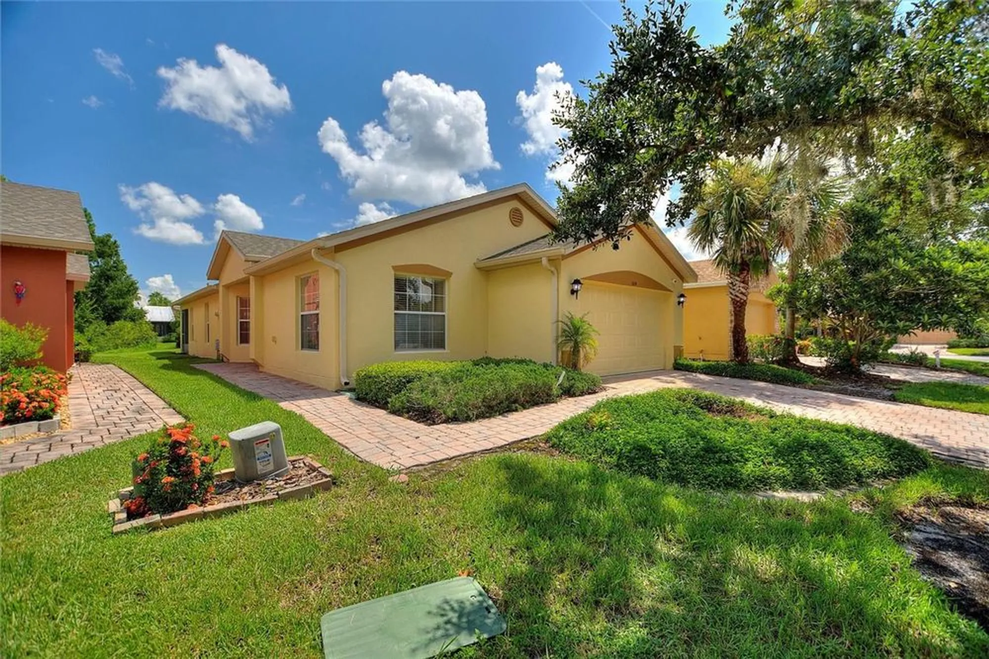 Property Slideshow image 4 of 49 | 504 millifiora ln, Kissimmee, FL, 34759