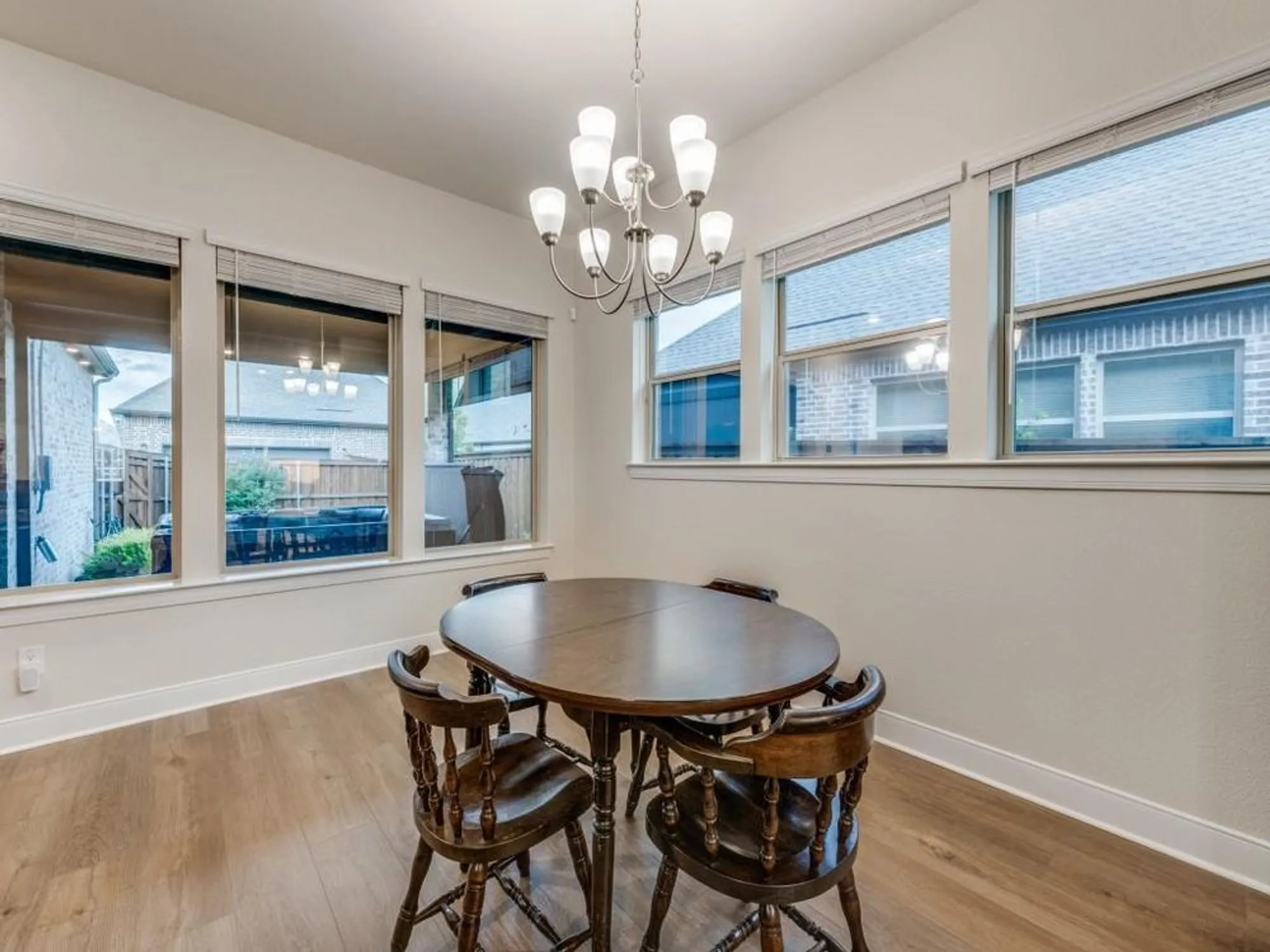 Property Slideshow image 10 of 25 | 4805 blackhawk green ct, Arlington, TX, 76005